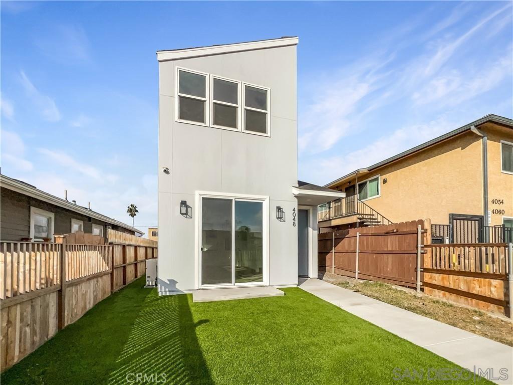 Detail Gallery Image 3 of 17 For 4048  Cherokee, San Diego,  CA 92104 - 3 Beds | 2 Baths
