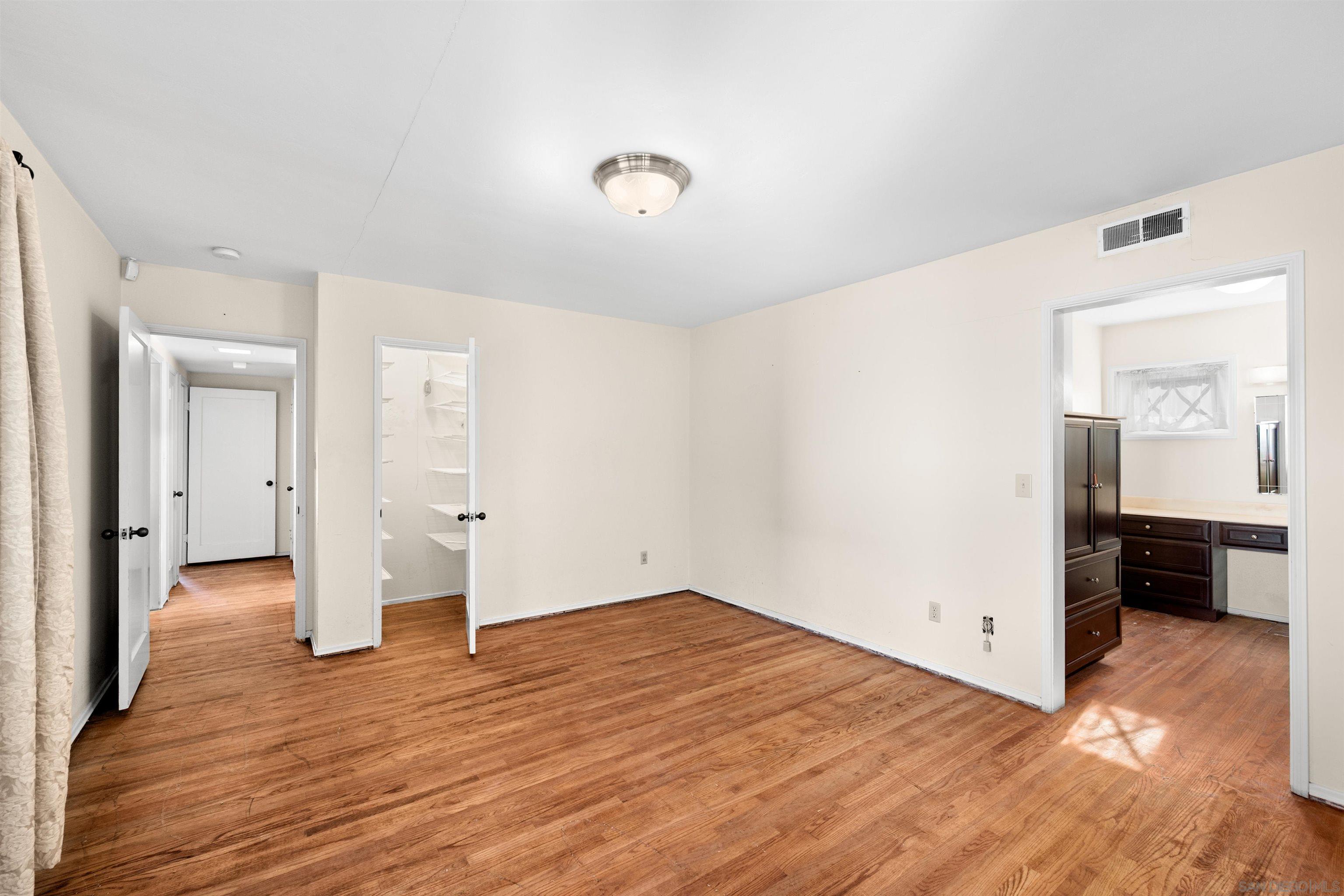 Detail Gallery Image 22 of 63 For 2650  Narcissus, San Diego,  CA 92106 - 3 Beds | 4 Baths