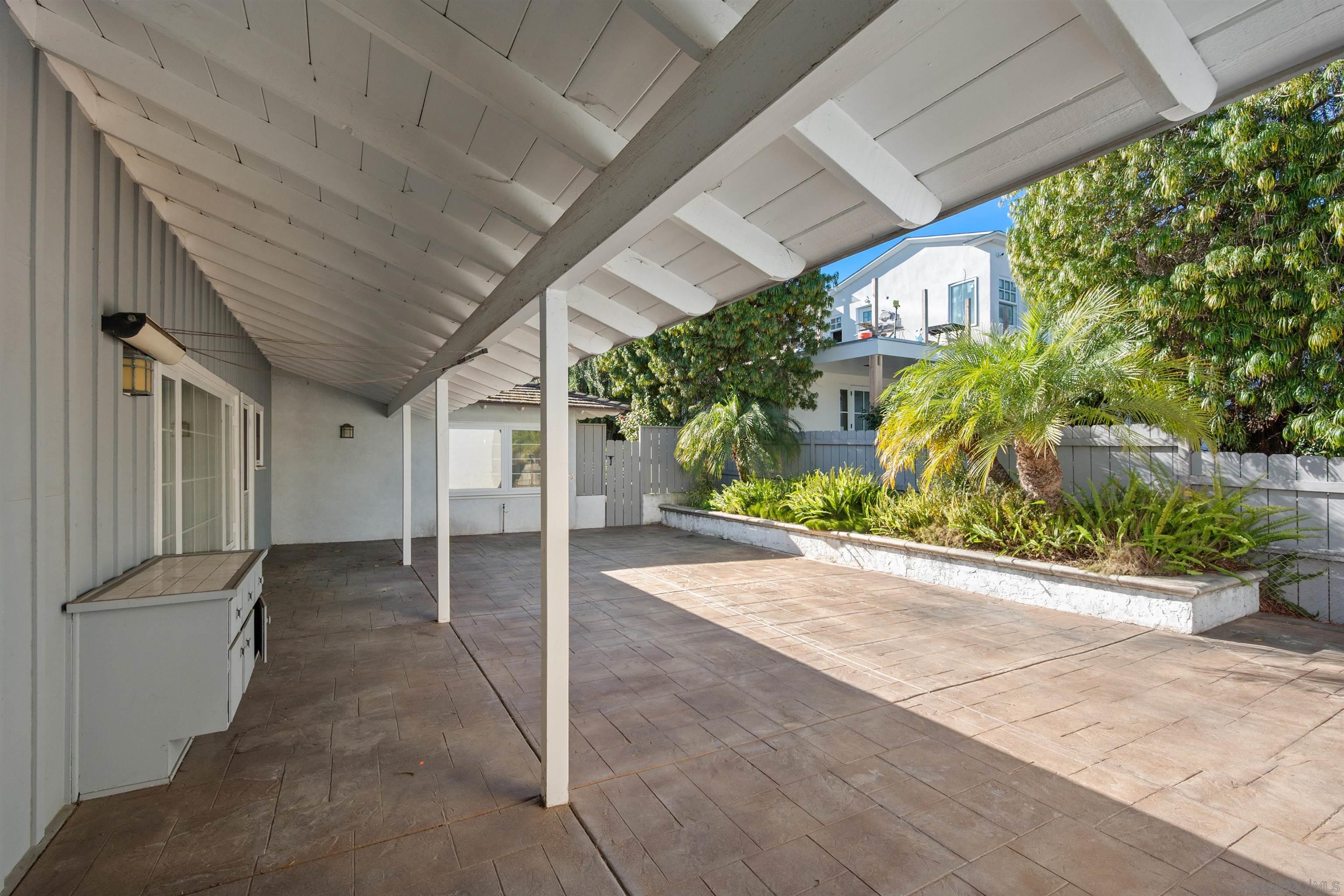 Detail Gallery Image 32 of 63 For 2650  Narcissus, San Diego,  CA 92106 - 3 Beds | 4 Baths