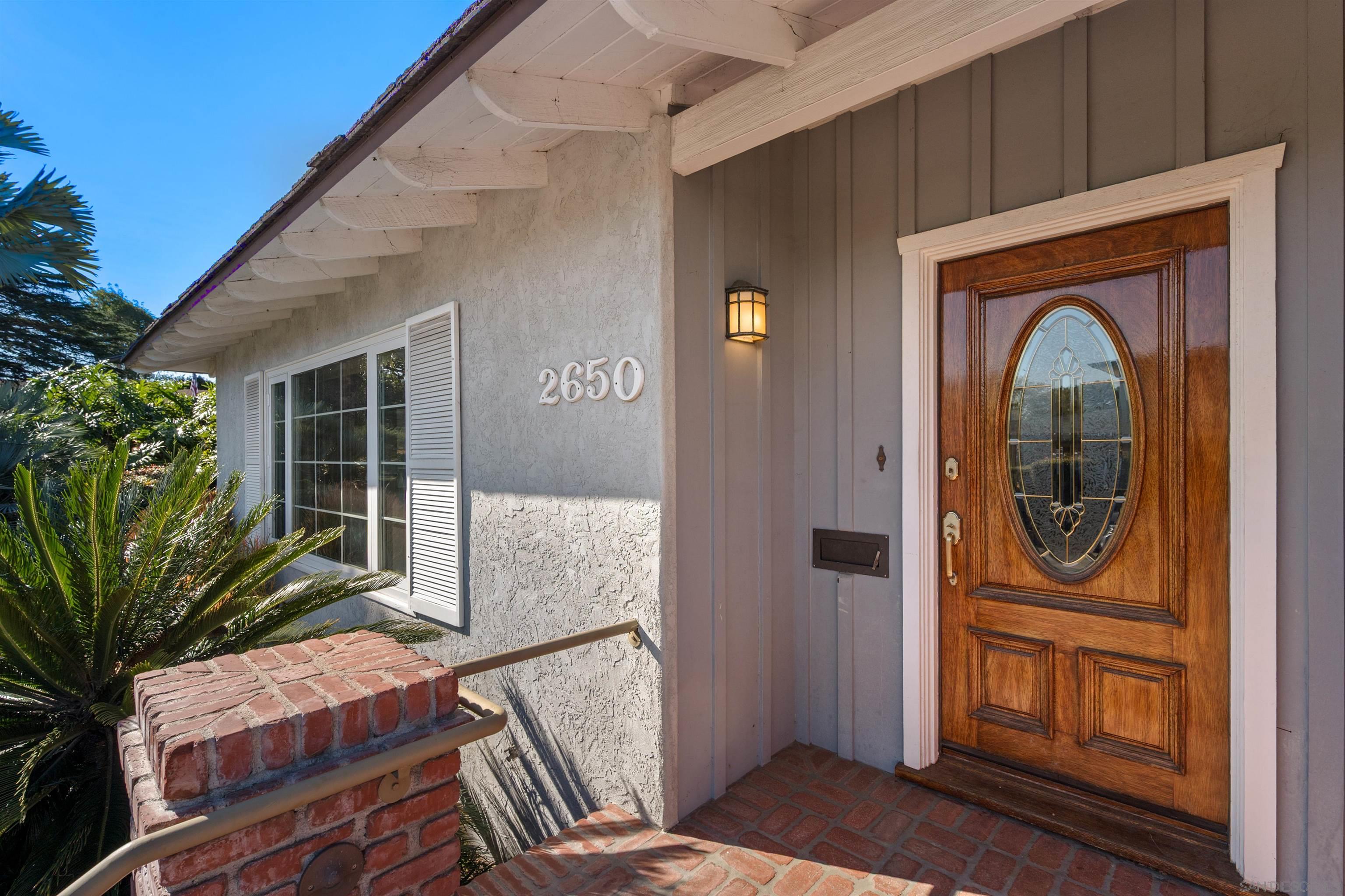 Detail Gallery Image 5 of 63 For 2650  Narcissus, San Diego,  CA 92106 - 3 Beds | 4 Baths