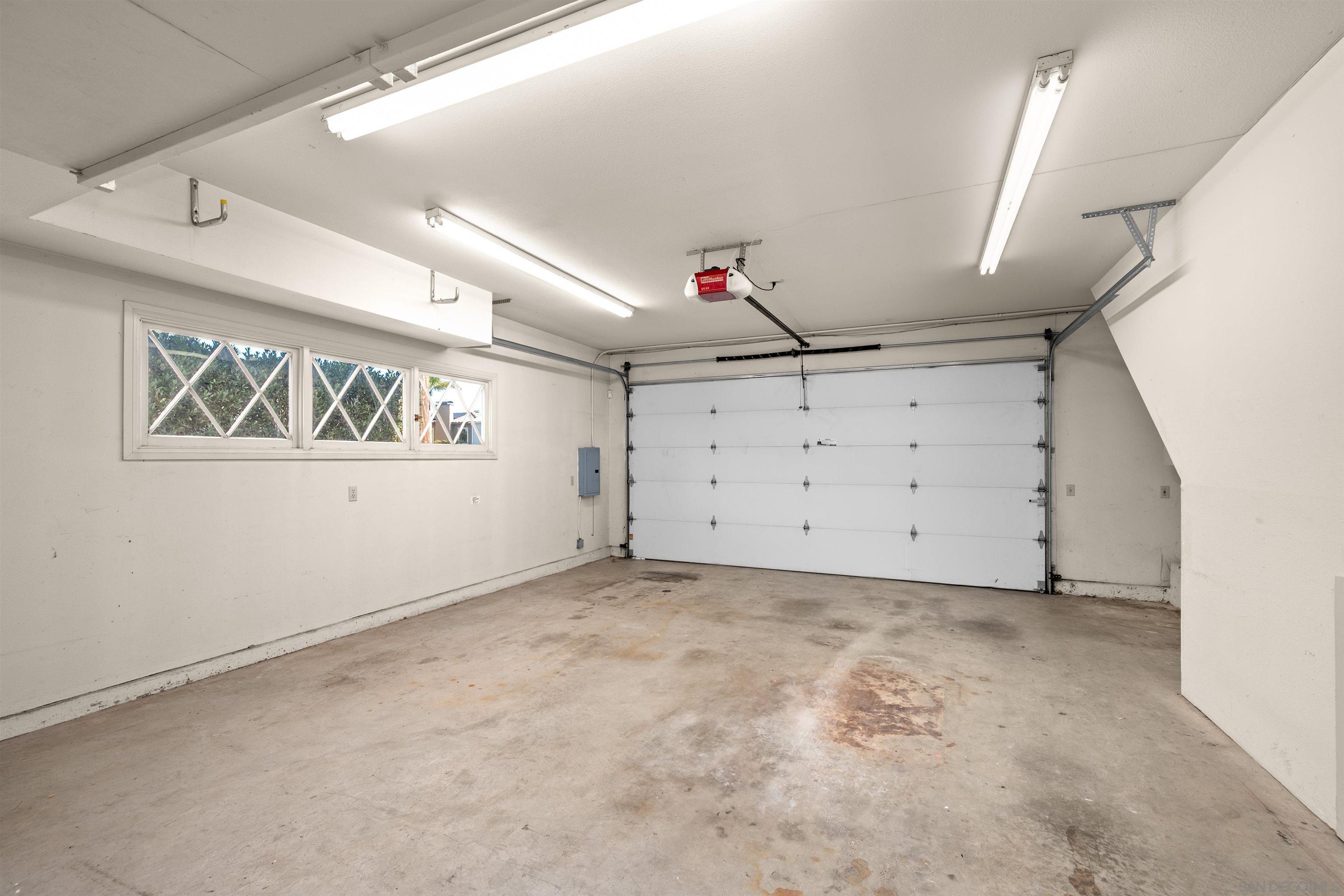 Detail Gallery Image 53 of 63 For 2650  Narcissus, San Diego,  CA 92106 - 3 Beds | 4 Baths