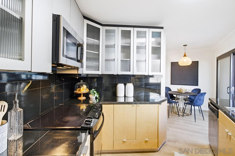 Detail Gallery Image 14 of 51 For 2234  Caminito Pajarito  #120,  San Diego,  CA 92107 - 2 Beds | 2/1 Baths