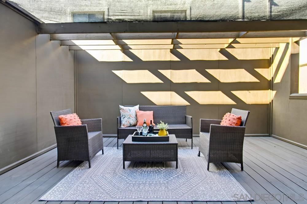 Detail Gallery Image 17 of 51 For 2234  Caminito Pajarito  #120,  San Diego,  CA 92107 - 2 Beds | 2/1 Baths