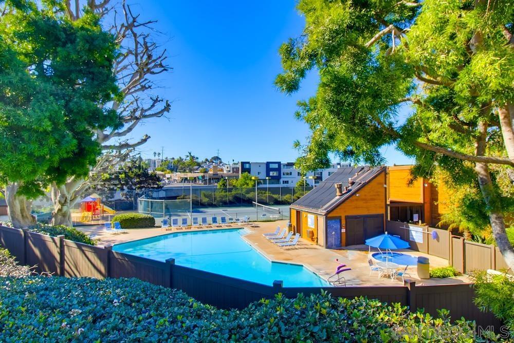 Detail Gallery Image 43 of 51 For 2234  Caminito Pajarito  #120,  San Diego,  CA 92107 - 2 Beds | 2/1 Baths