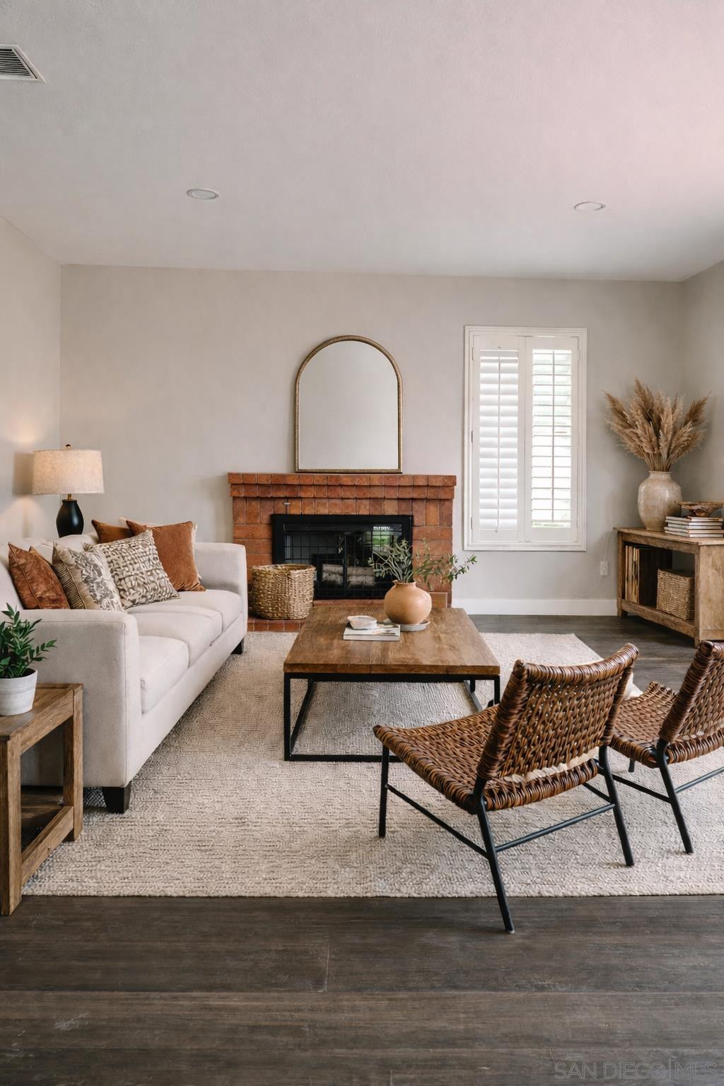 Detail Gallery Image 12 of 55 For 672  Chateau Place, Escondido,  CA 92029 - 4 Beds | 3 Baths