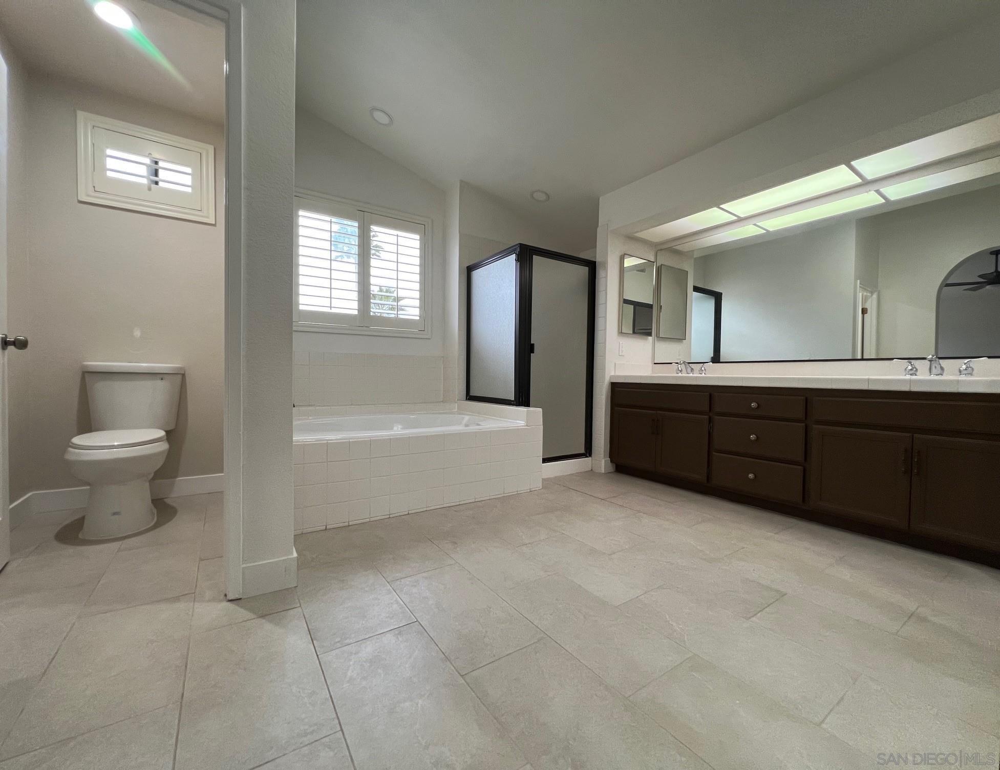 Detail Gallery Image 24 of 55 For 672  Chateau Place, Escondido,  CA 92029 - 4 Beds | 3 Baths