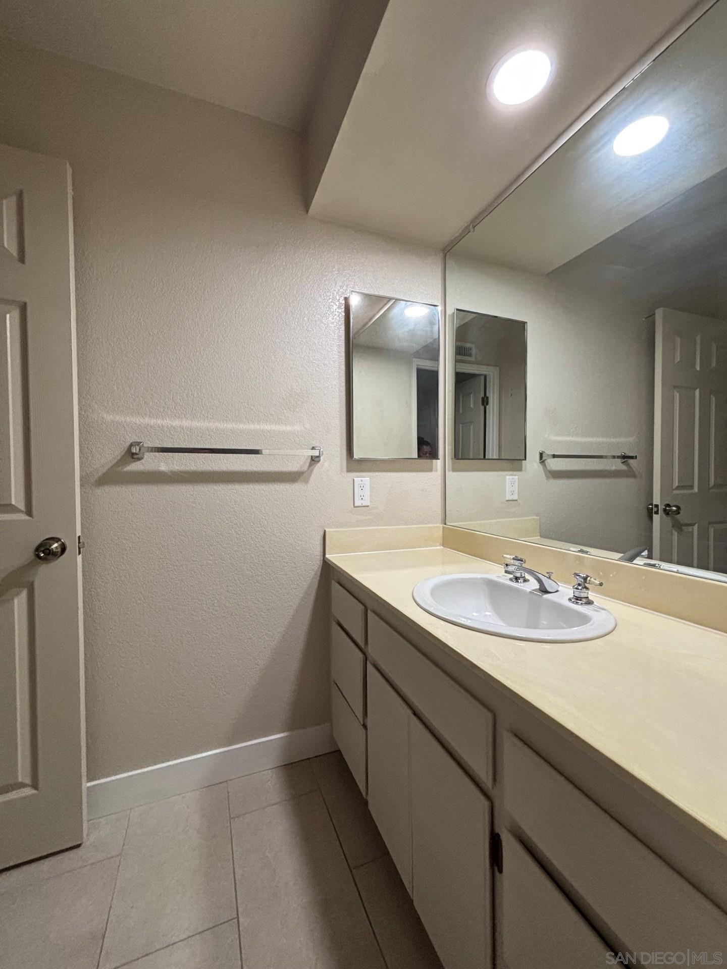 Detail Gallery Image 27 of 55 For 672  Chateau Place, Escondido,  CA 92029 - 4 Beds | 3 Baths