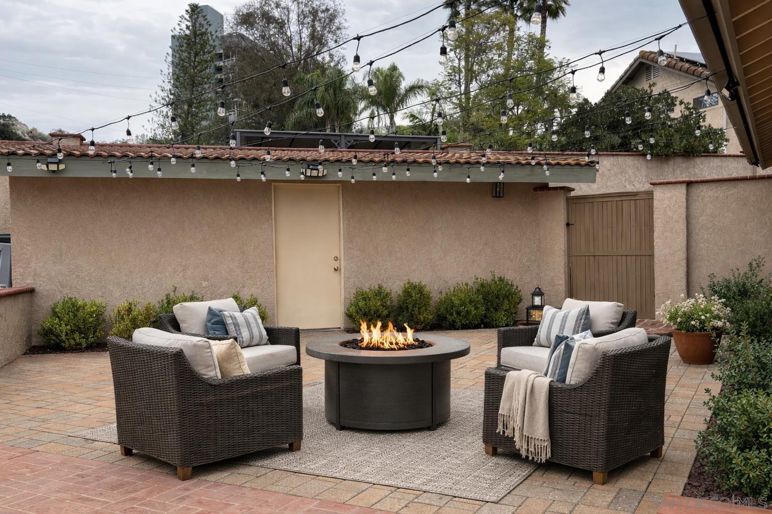 Detail Gallery Image 43 of 55 For 672  Chateau Place, Escondido,  CA 92029 - 4 Beds | 3 Baths