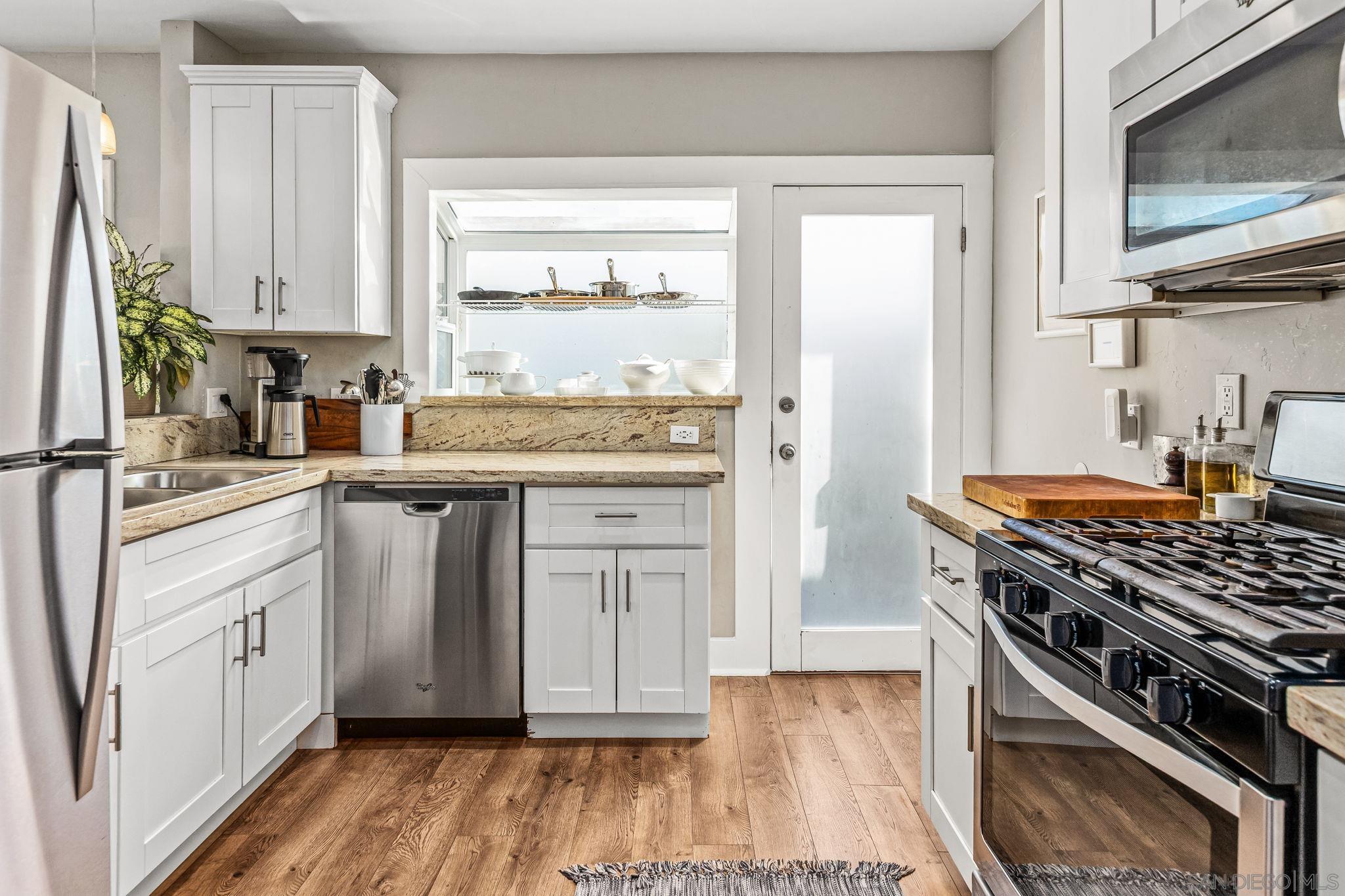 Detail Gallery Image 9 of 33 For 4081  Meade Ave, San Diego,  CA 92116 - 3 Beds | 2 Baths