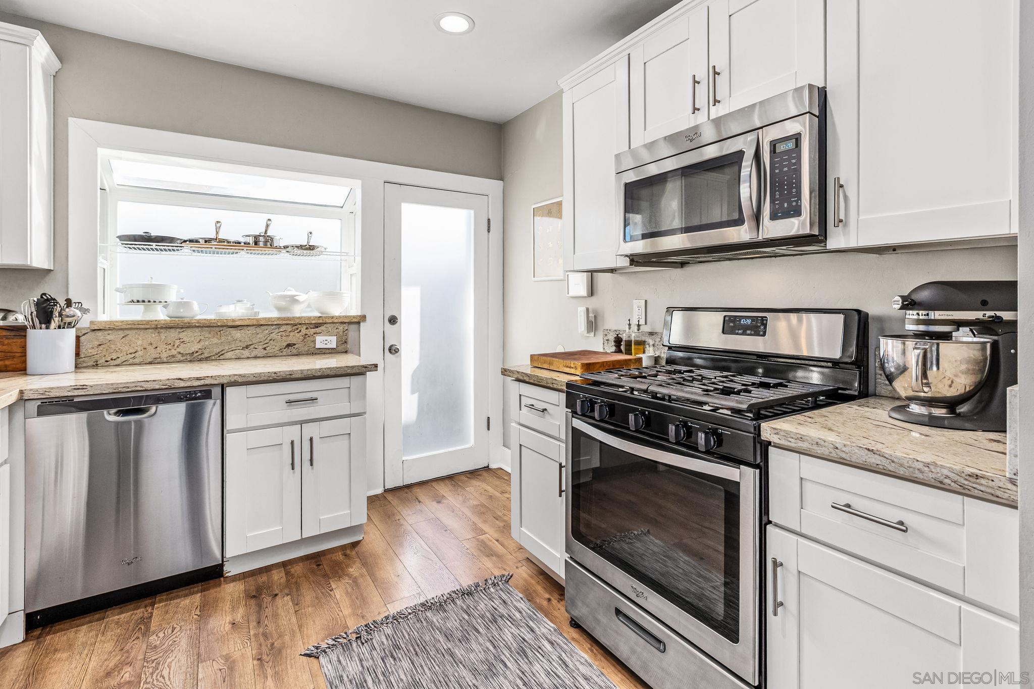 Detail Gallery Image 10 of 33 For 4081  Meade Ave, San Diego,  CA 92116 - 3 Beds | 2 Baths