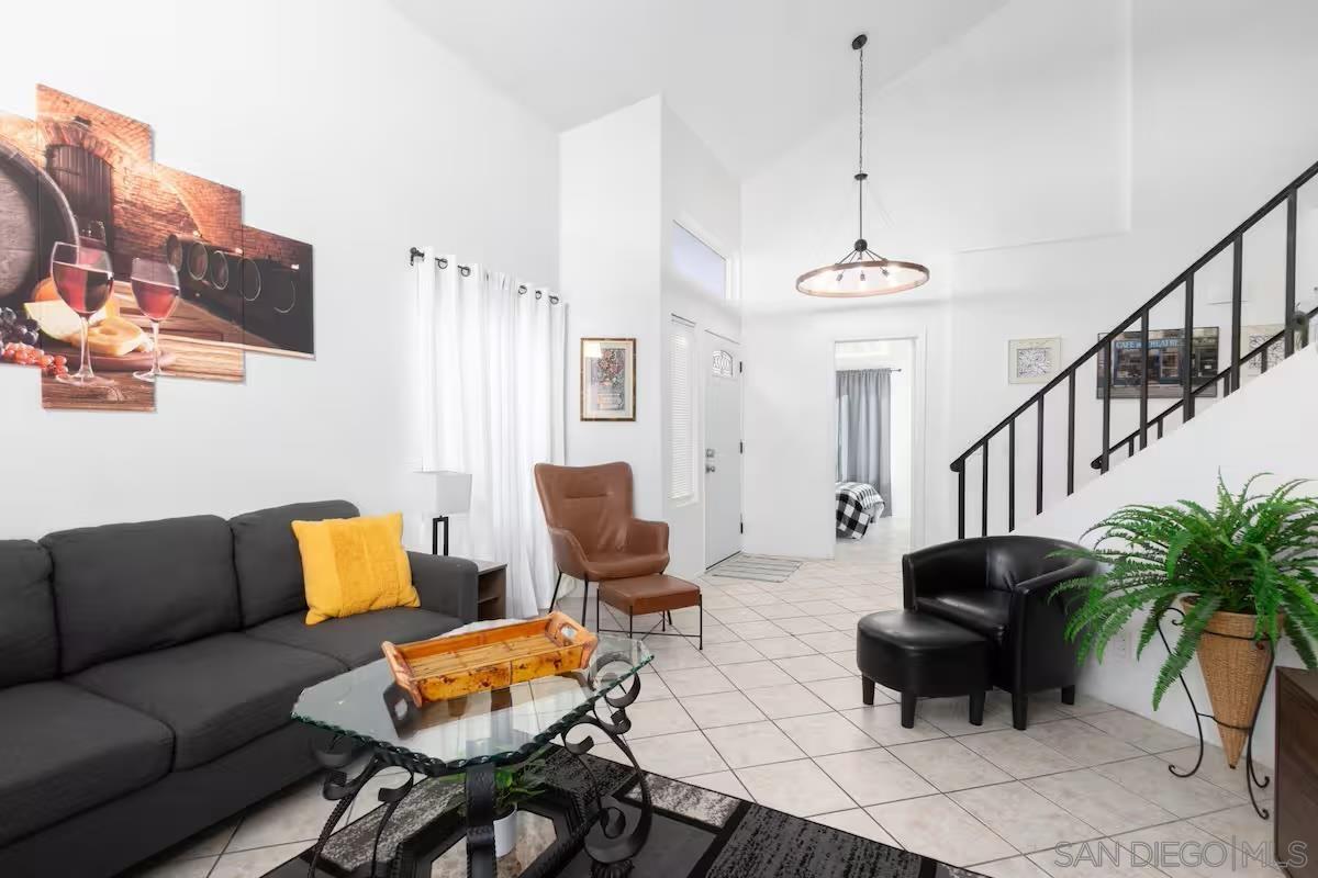 Detail Gallery Image 3 of 29 For 24643  Leafwood Dr, Murrieta,  CA 92562 - 5 Beds | 3 Baths