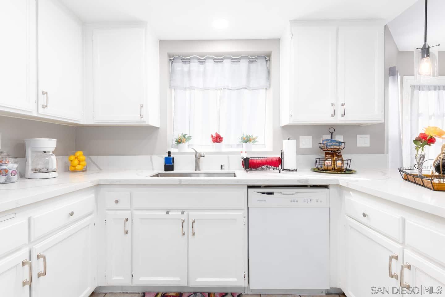 Detail Gallery Image 9 of 29 For 24643  Leafwood Dr, Murrieta,  CA 92562 - 5 Beds | 3 Baths