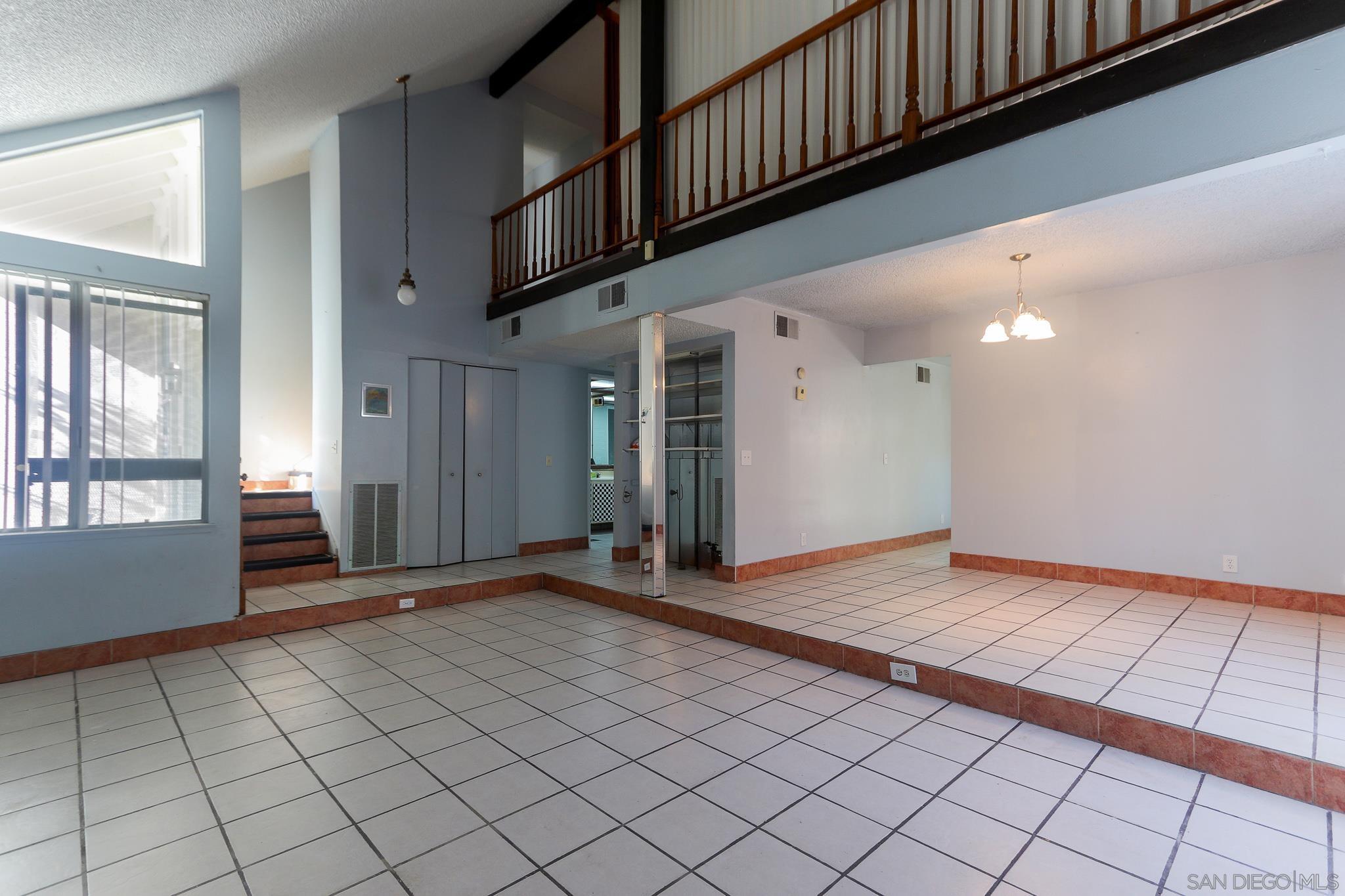 Detail Gallery Image 2 of 20 For 8195  Mammoth Cir, Buena Park,  CA 90621 - 2 Beds | 2 Baths