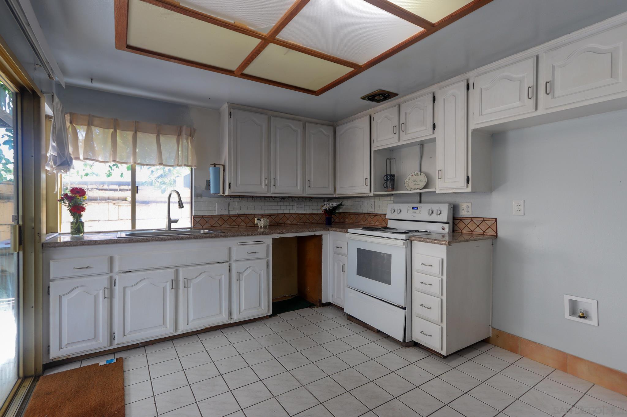 Detail Gallery Image 4 of 20 For 8195  Mammoth Cir, Buena Park,  CA 90621 - 2 Beds | 2 Baths