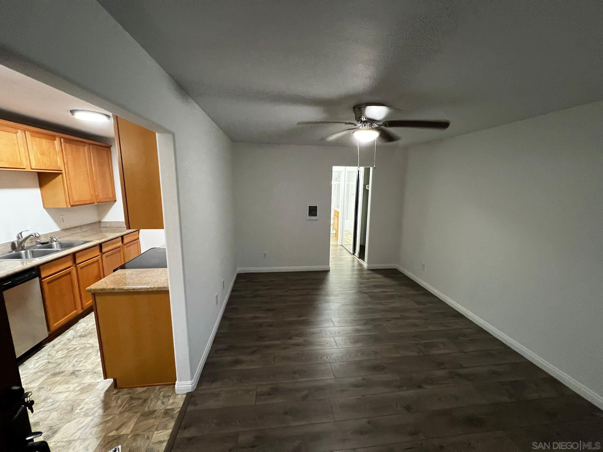 Detail Gallery Image 2 of 17 For 2360  Paseo De Laura  #1,  Oceanside,  CA 92056 - 1 Beds | 1 Baths