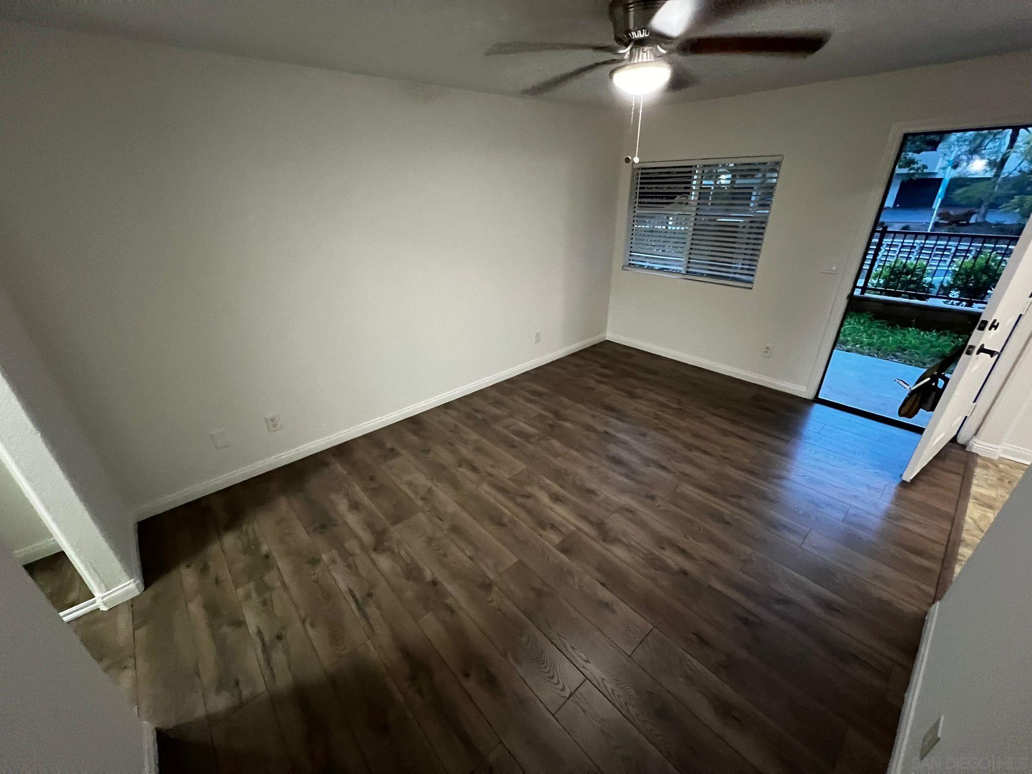 Detail Gallery Image 3 of 17 For 2360  Paseo De Laura  #1,  Oceanside,  CA 92056 - 1 Beds | 1 Baths