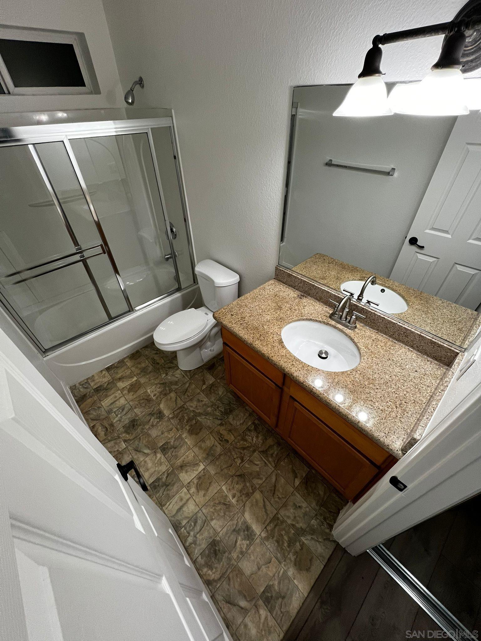 Detail Gallery Image 9 of 17 For 2360  Paseo De Laura  #1,  Oceanside,  CA 92056 - 1 Beds | 1 Baths