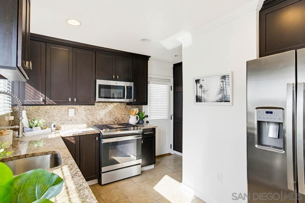 Detail Gallery Image 14 of 59 For 2222  Bolinas Street, San Diego,  CA 92107 - 2 Beds | 1 Baths