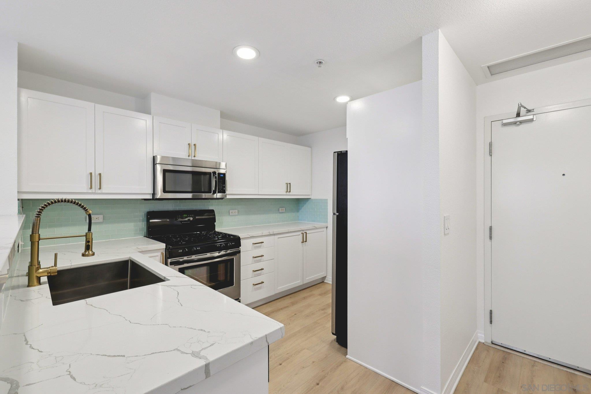 Detail Gallery Image 11 of 46 For 530  K St  #216,  San Diego,  CA 92101 - 1 Beds | 1 Baths
