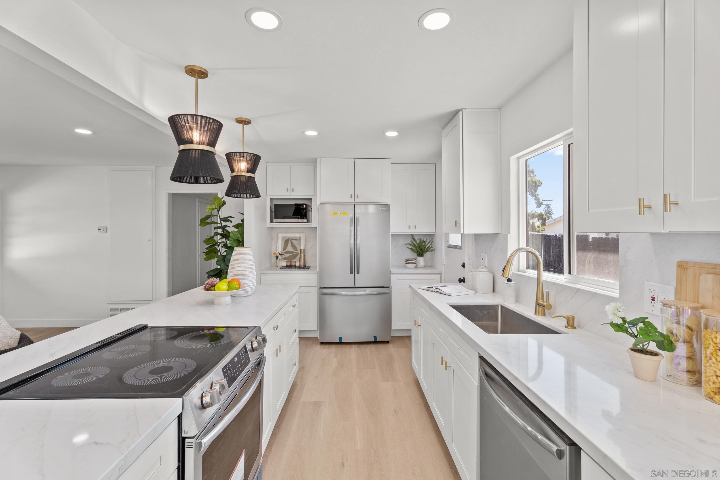 Detail Gallery Image 5 of 23 For 4915  Mount Gaywas, San Diego,  CA 92117 - 4 Beds | 2 Baths