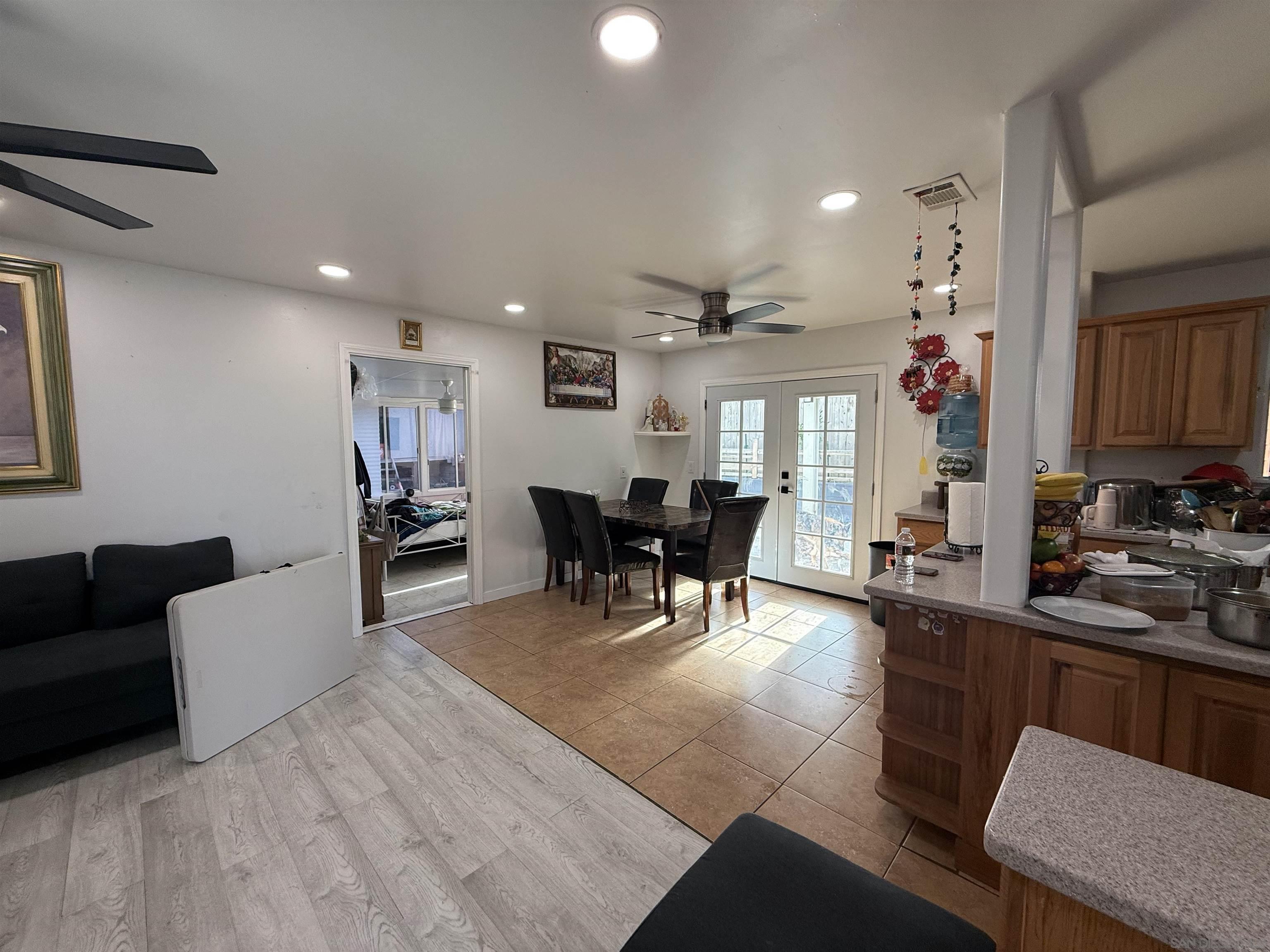 Detail Gallery Image 4 of 7 For 656  Parker Street, Oceanside,  CA 92057 - 4 Beds | 2 Baths