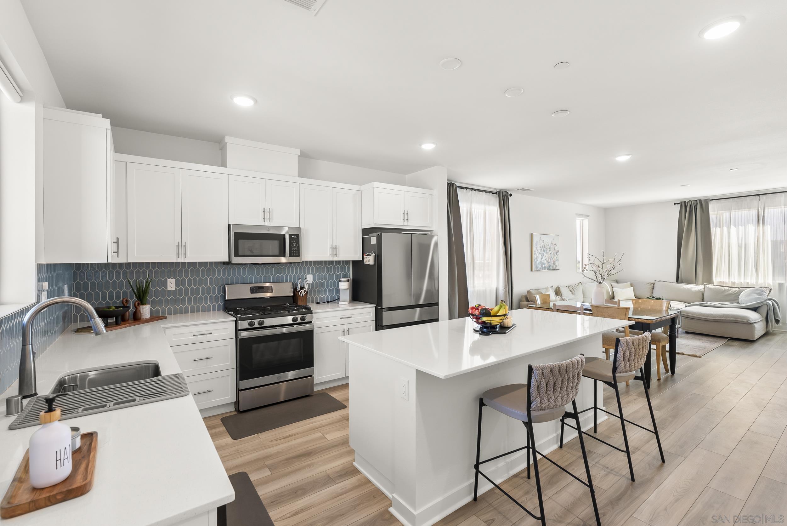 Front Image Thumbnail for SD2600286