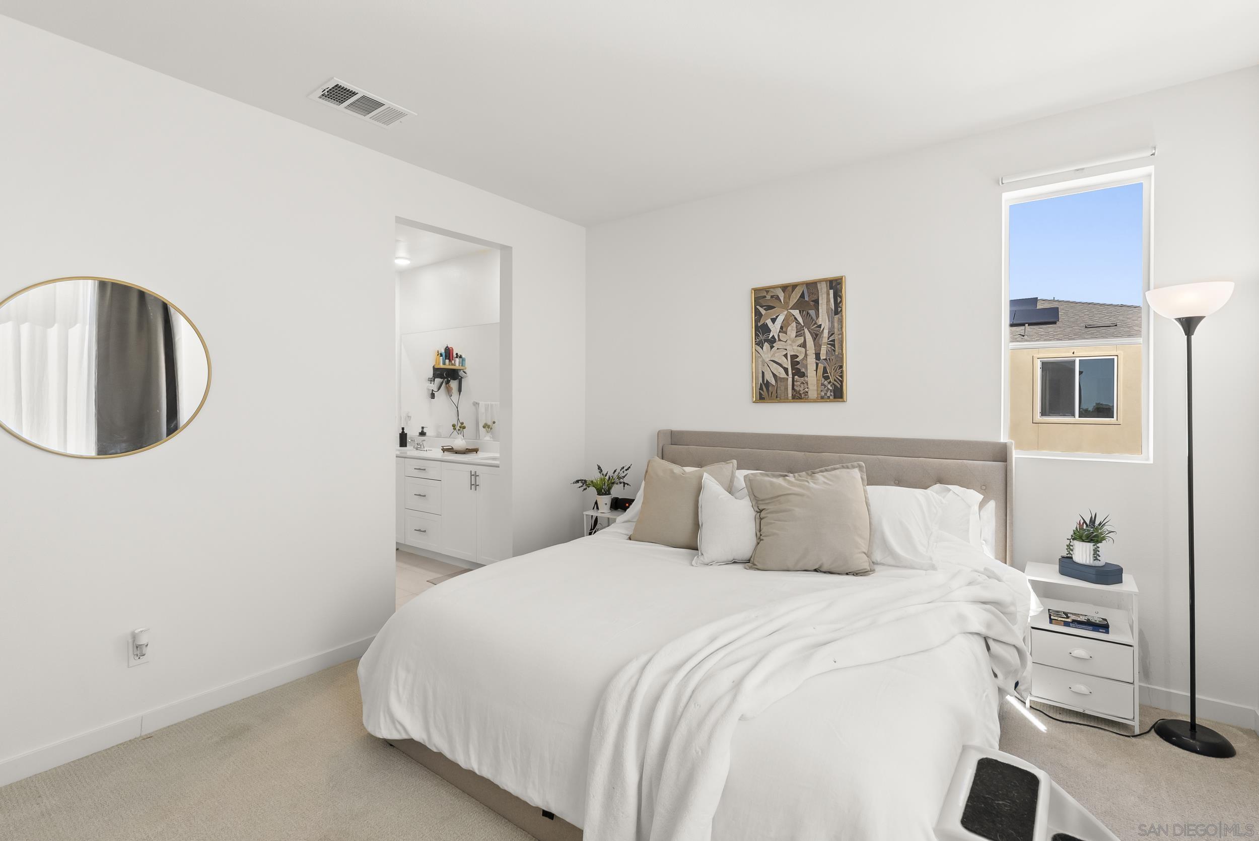 Detail Gallery Image 18 of 33 For 5310  Seacliff Pl  #13,  San Diego,  CA 92154 - 4 Beds | 3/1 Baths