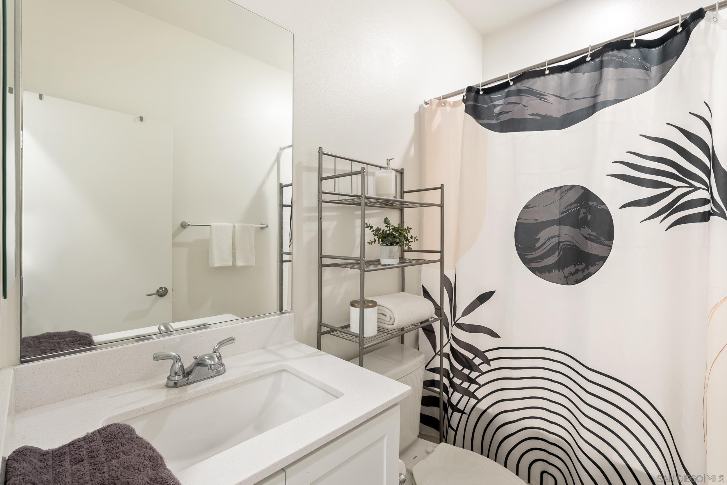 Detail Gallery Image 21 of 33 For 5310  Seacliff Pl  #13,  San Diego,  CA 92154 - 4 Beds | 3/1 Baths