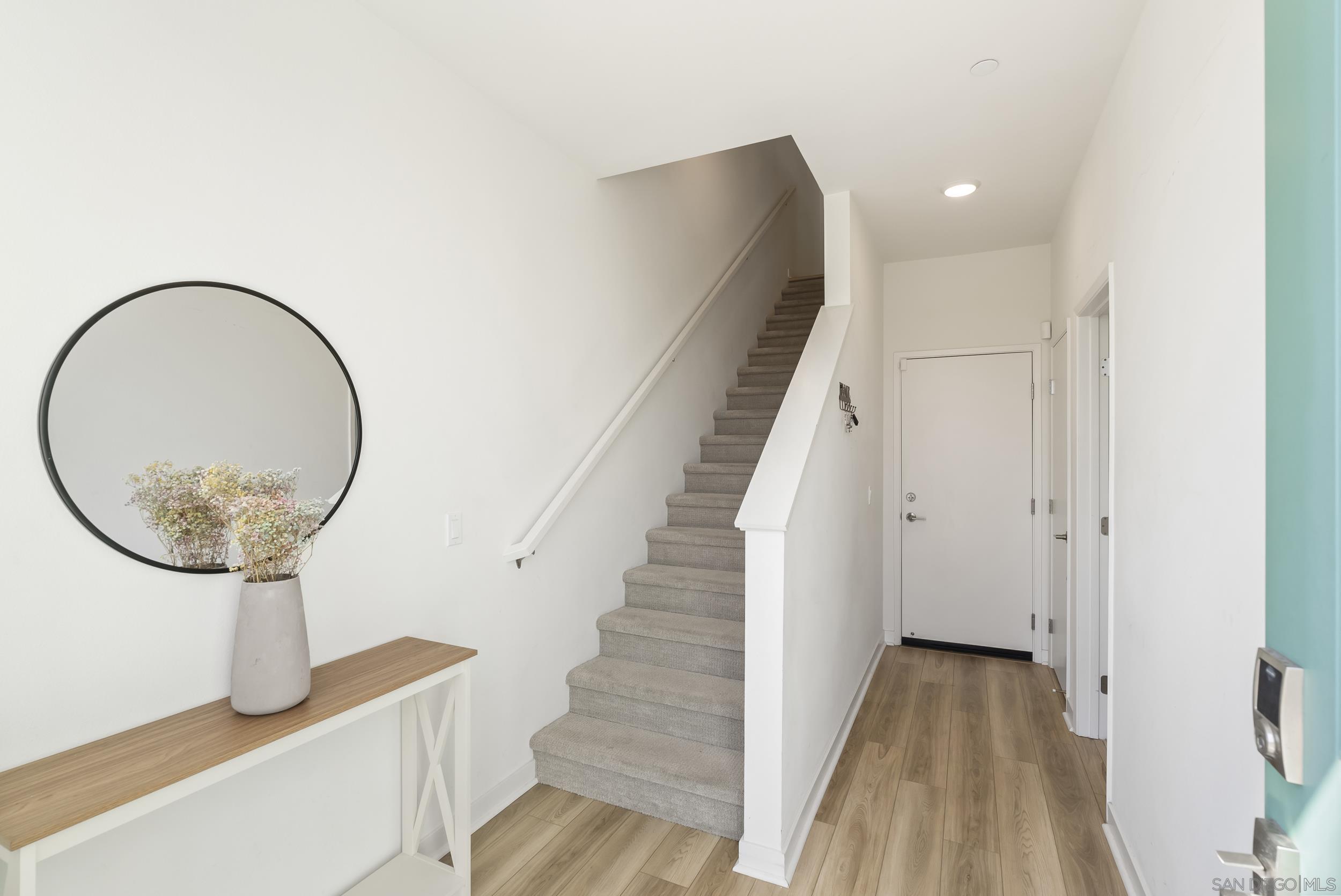 Detail Gallery Image 4 of 33 For 5310  Seacliff Pl  #13,  San Diego,  CA 92154 - 4 Beds | 3/1 Baths