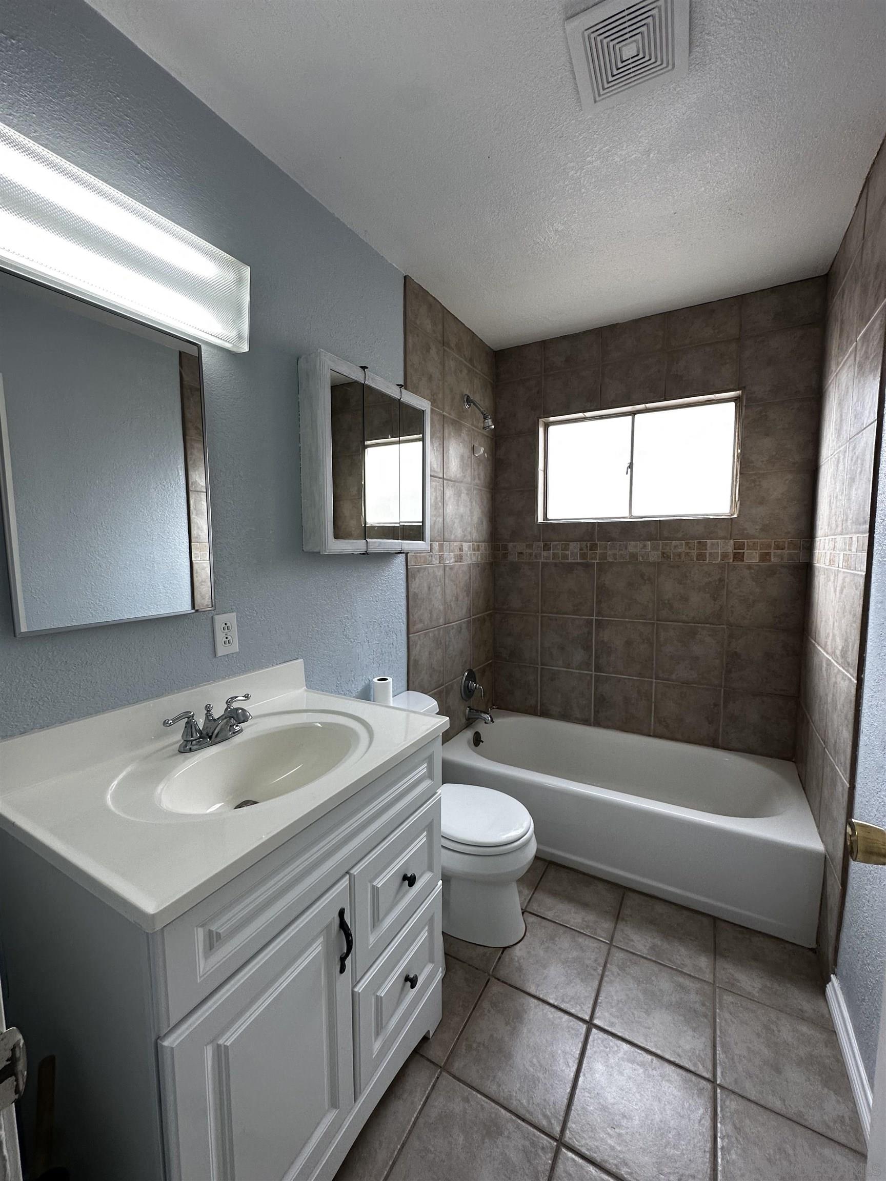 Detail Gallery Image 13 of 20 For 3526  Mount Abbey Avenue, San Diego,  CA 92111 - 4 Beds | 2 Baths