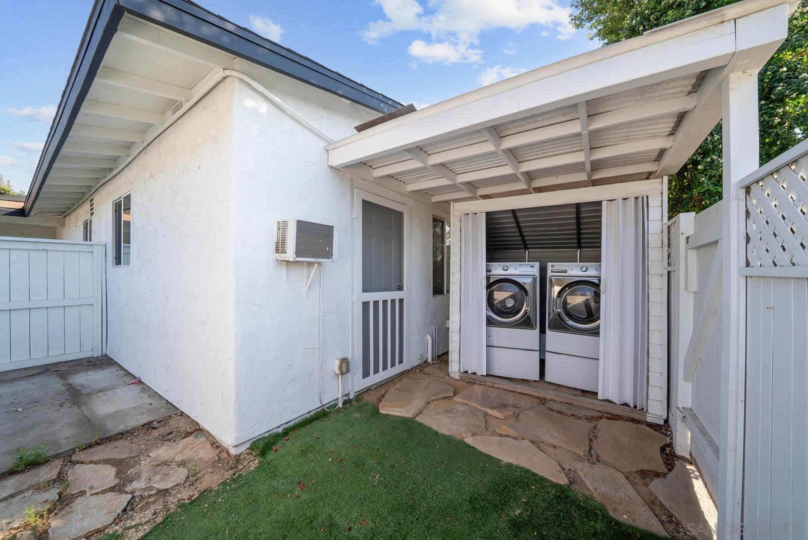 Detail Gallery Image 16 of 30 For 2297 1/2  Orchard Ave, El Cajon,  CA 92019 - 6 Beds | 4 Baths