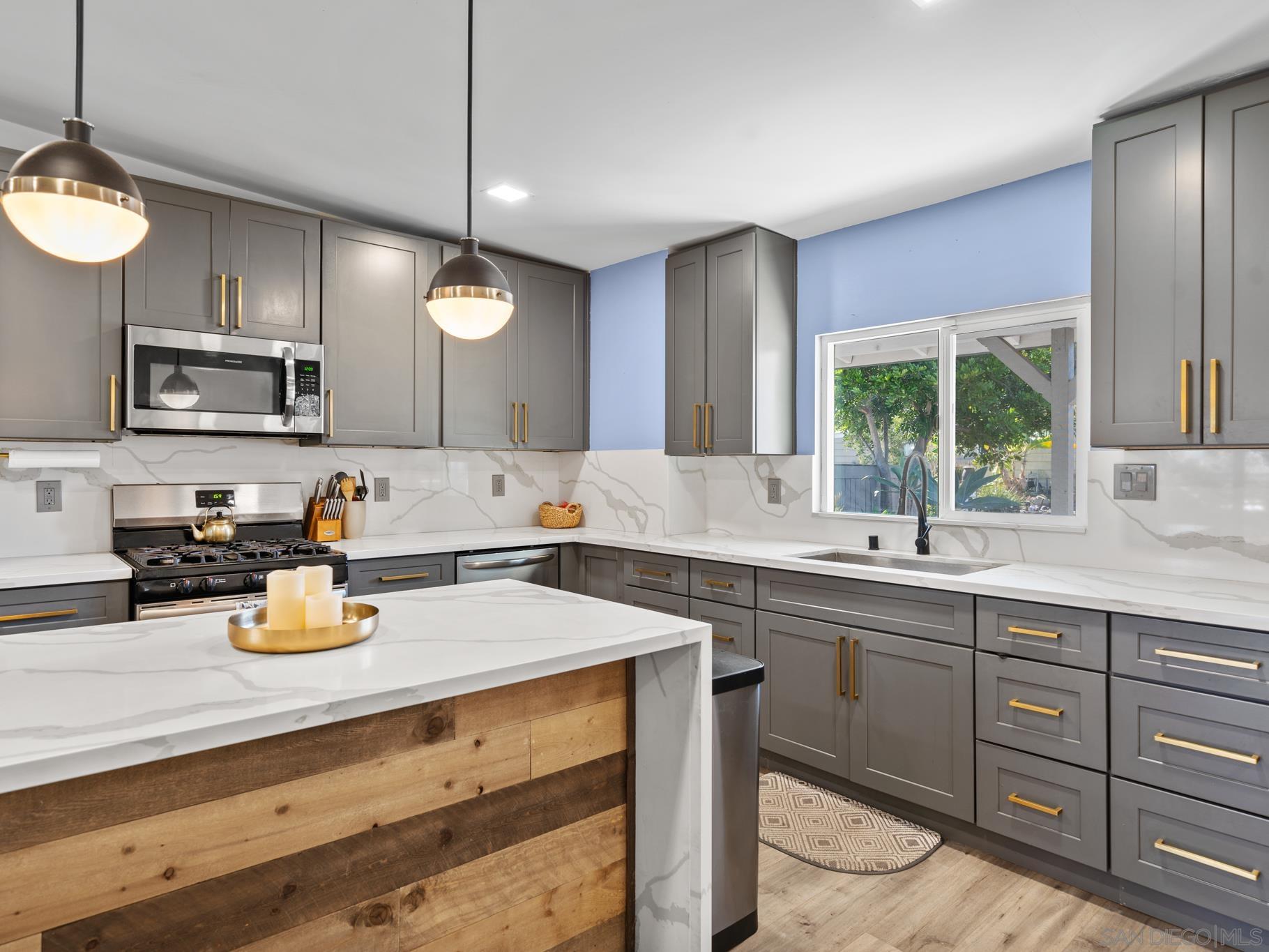 Front Image Thumbnail for SD2600291