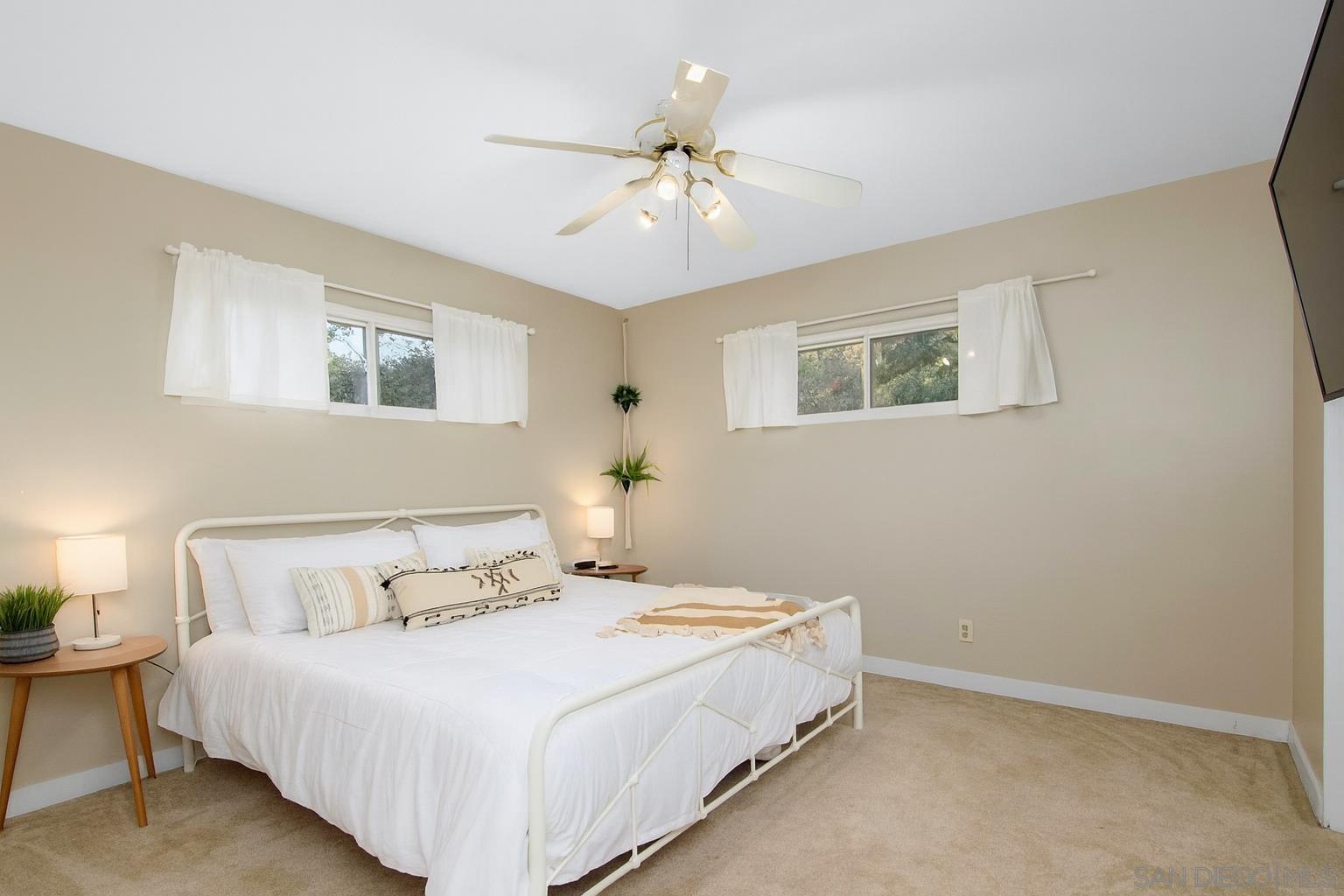 Detail Gallery Image 13 of 17 For 909  Donnan Place, Vista,  CA 92084 - 4 Beds | 4 Baths