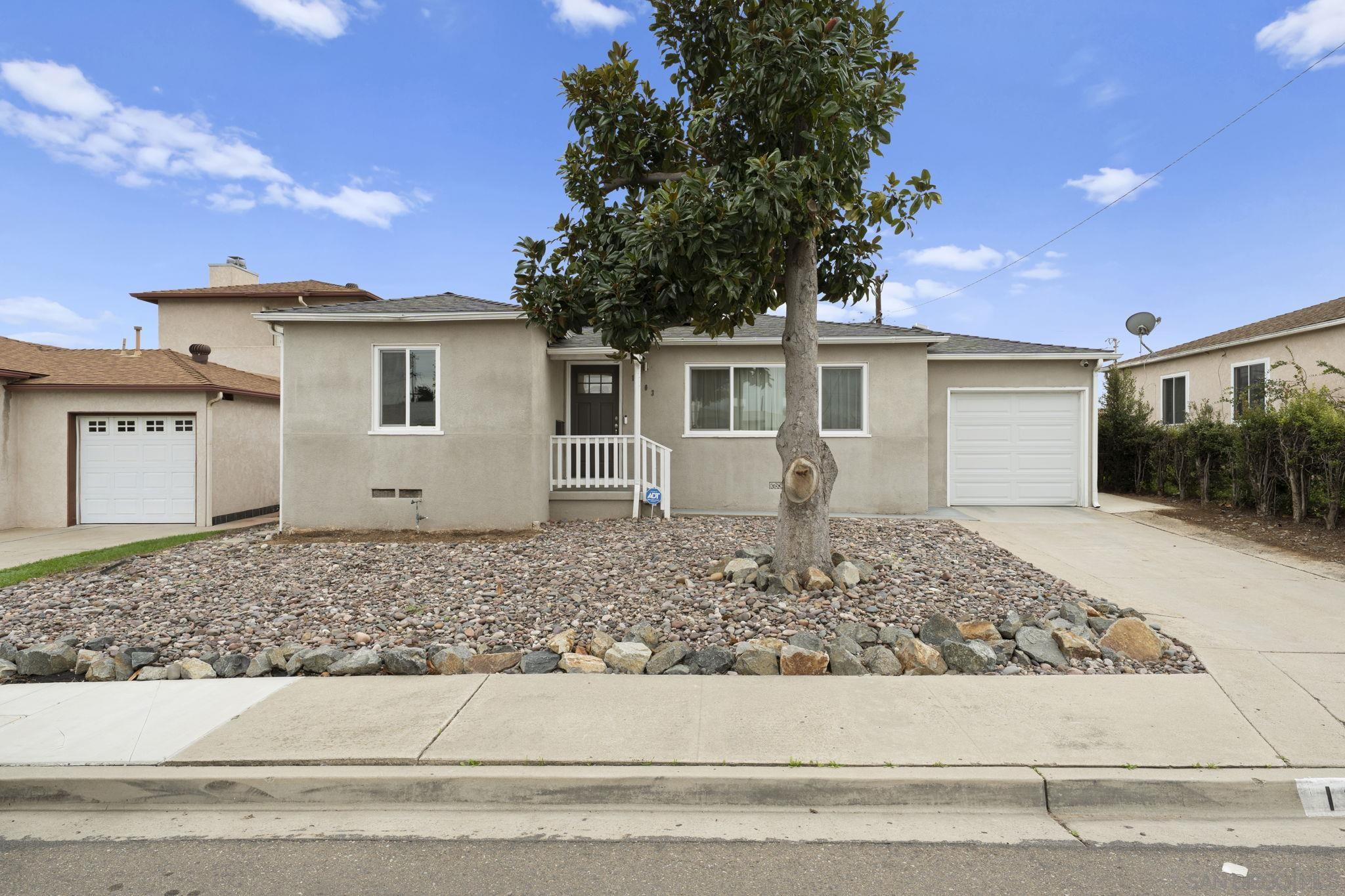 Detail Gallery Image 2 of 27 For 1803  Duval St, San Diego,  CA 92102 - 2 Beds | 1 Baths