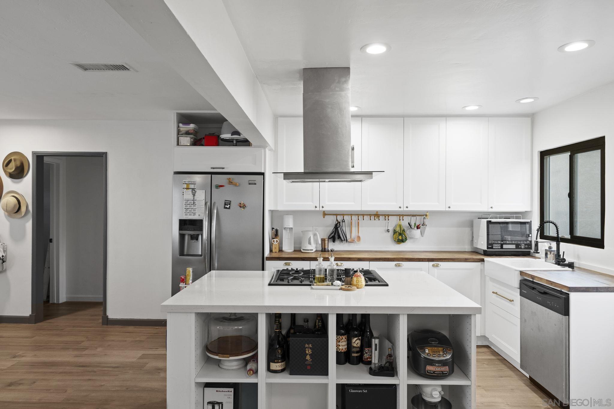 Detail Gallery Image 9 of 27 For 1803  Duval St, San Diego,  CA 92102 - 2 Beds | 1 Baths