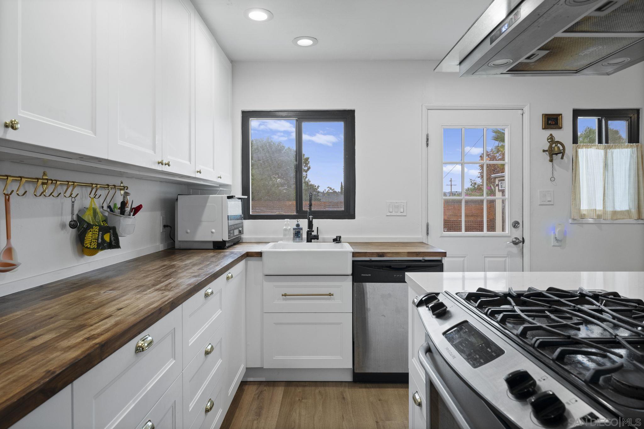 Detail Gallery Image 10 of 27 For 1803  Duval St, San Diego,  CA 92102 - 2 Beds | 1 Baths