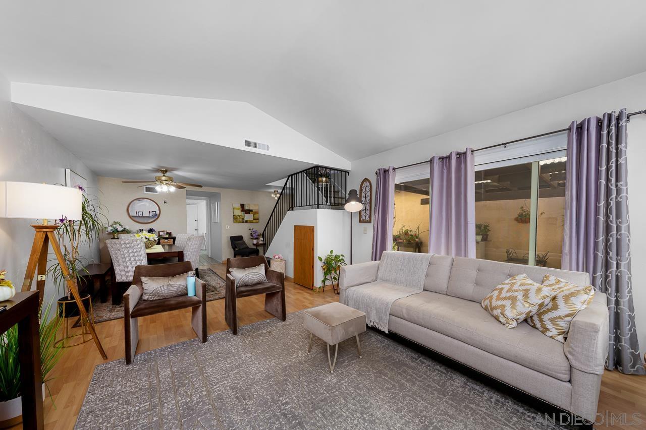 Detail Gallery Image 7 of 28 For 10366  Rochelle Ave, Santee,  CA 92071 - 3 Beds | 2/1 Baths