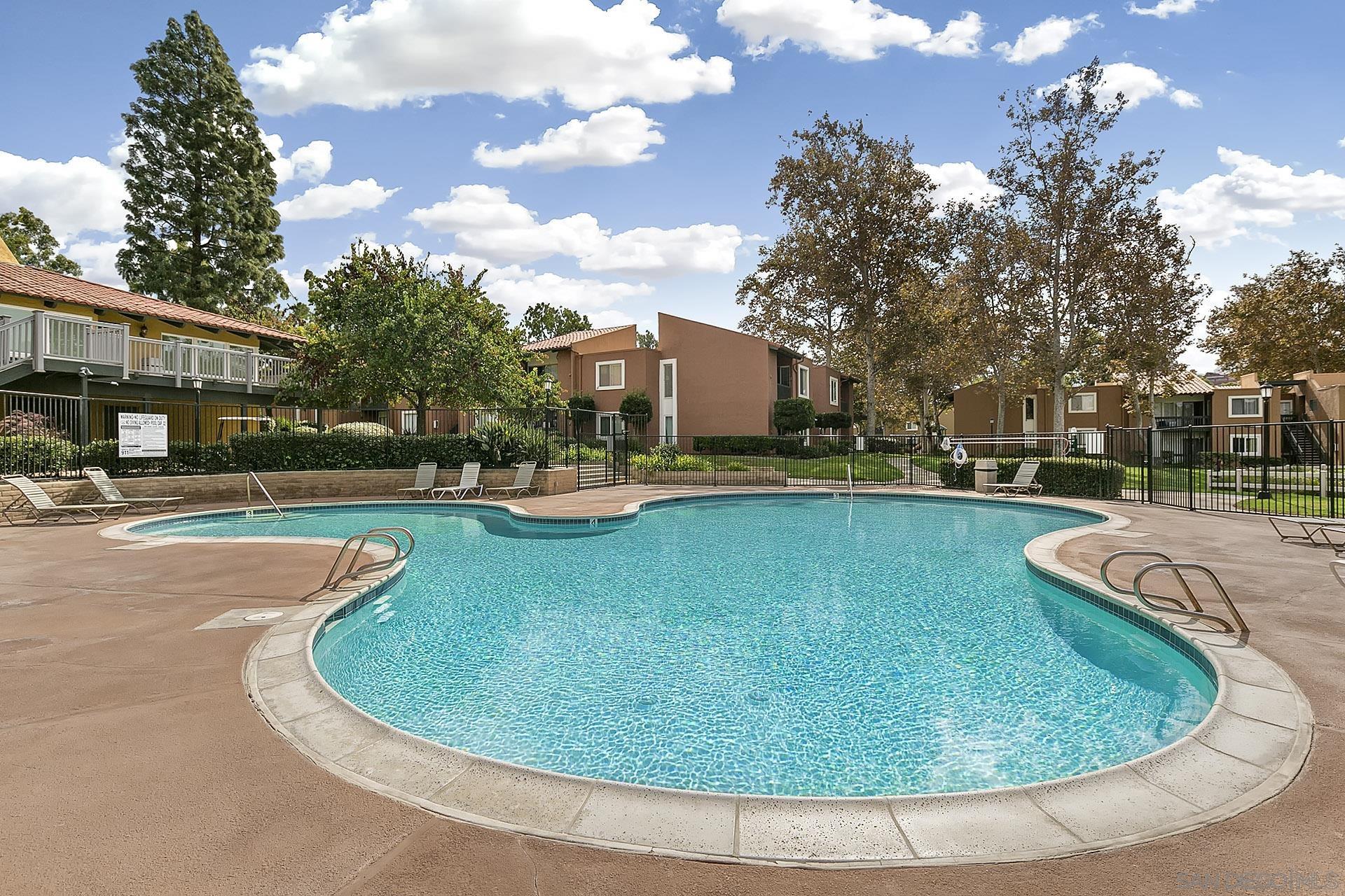 Detail Gallery Image 4 of 13 For 17127 W Bernardo Drive  #105,  San Diego,  CA 92127 - 2 Beds | 1 Baths