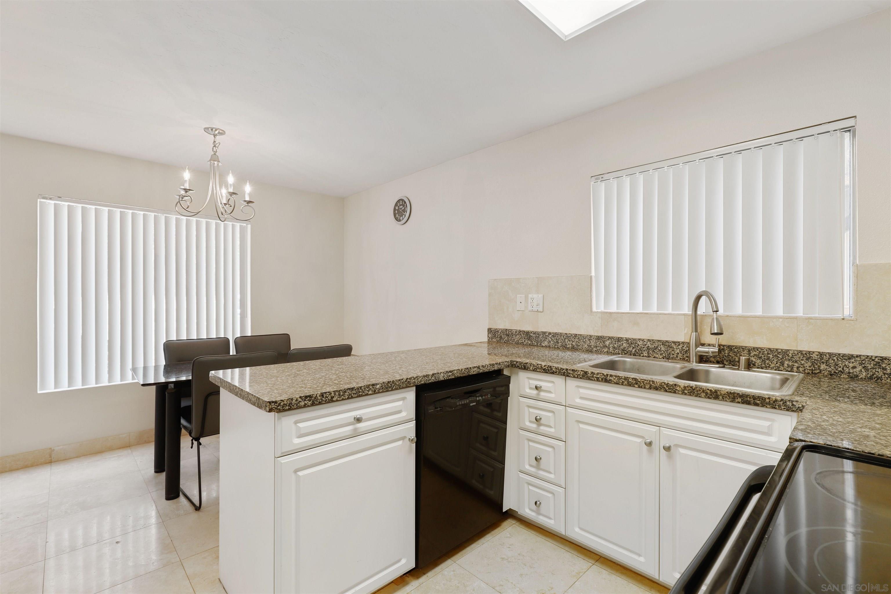 Detail Gallery Image 8 of 13 For 17127 W Bernardo Drive  #105,  San Diego,  CA 92127 - 2 Beds | 1 Baths