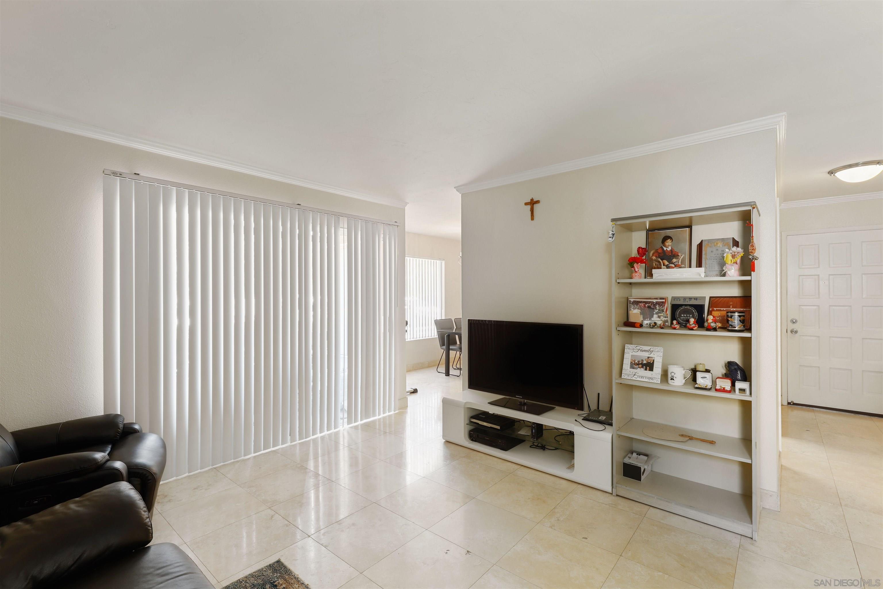 Detail Gallery Image 9 of 13 For 17127 W Bernardo Drive  #105,  San Diego,  CA 92127 - 2 Beds | 1 Baths