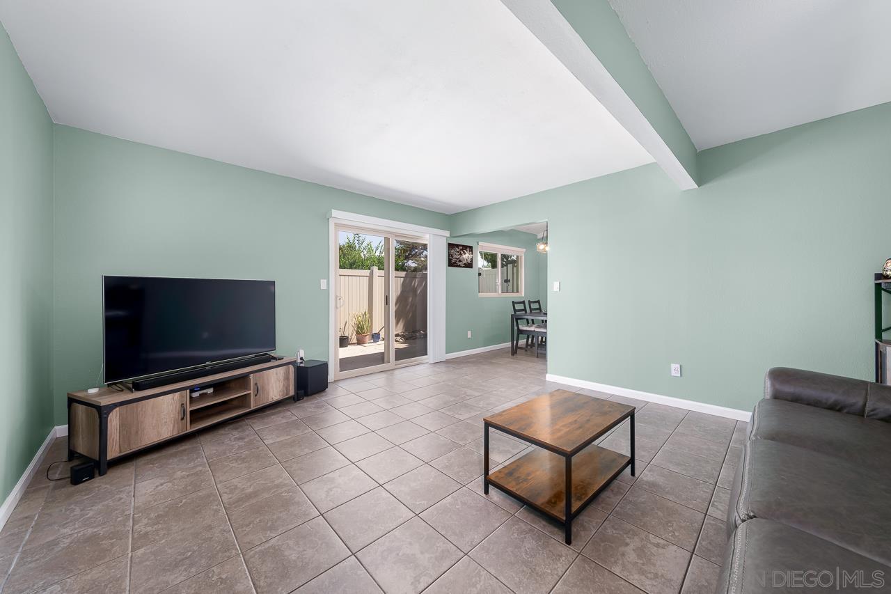 Detail Gallery Image 3 of 39 For 9070  Calle Lucia, Lakeside,  CA 92040 - 4 Beds | 2 Baths