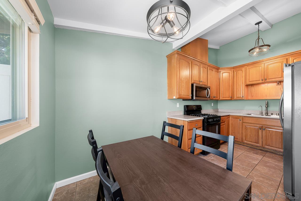 Detail Gallery Image 8 of 39 For 9070  Calle Lucia, Lakeside,  CA 92040 - 4 Beds | 2 Baths