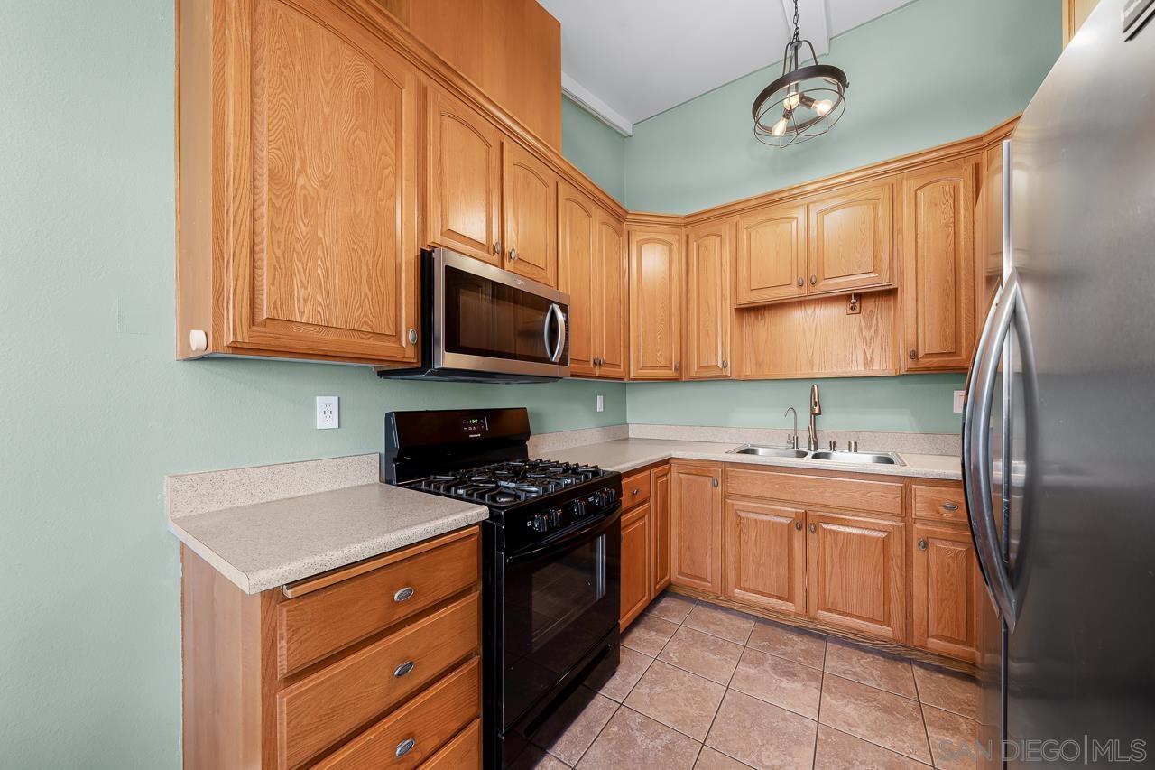 Detail Gallery Image 10 of 39 For 9070  Calle Lucia, Lakeside,  CA 92040 - 4 Beds | 2 Baths