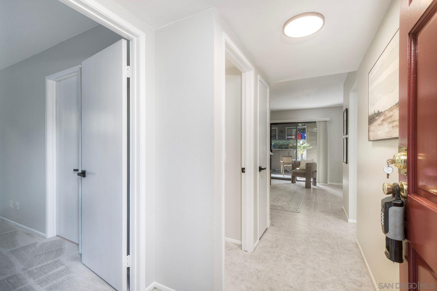 Detail Gallery Image 2 of 48 For 1087  Shadowridge Dr  #107,  Vista,  CA 92081 - 2 Beds | 2 Baths