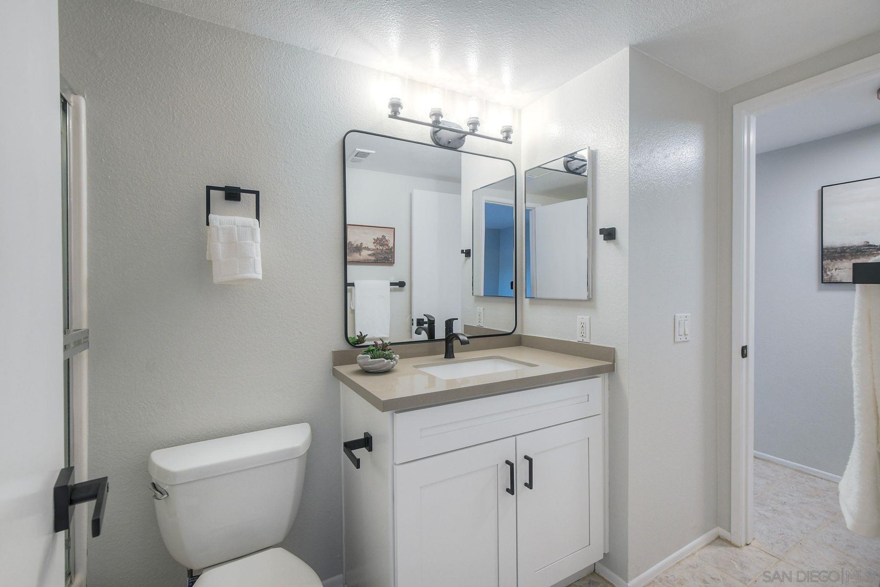 Detail Gallery Image 14 of 48 For 1087  Shadowridge Dr  #107,  Vista,  CA 92081 - 2 Beds | 2 Baths