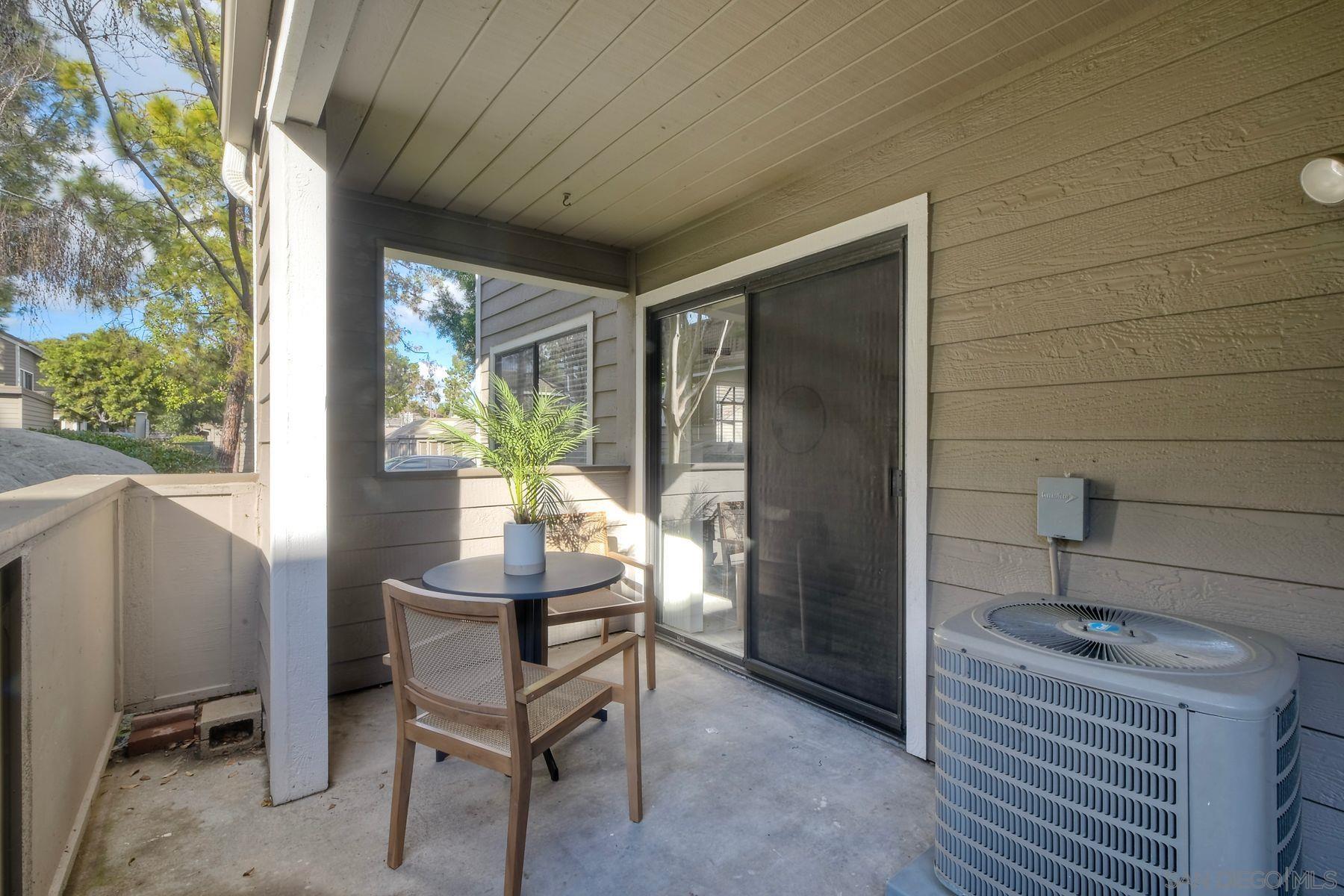 Detail Gallery Image 25 of 48 For 1087  Shadowridge Dr  #107,  Vista,  CA 92081 - 2 Beds | 2 Baths