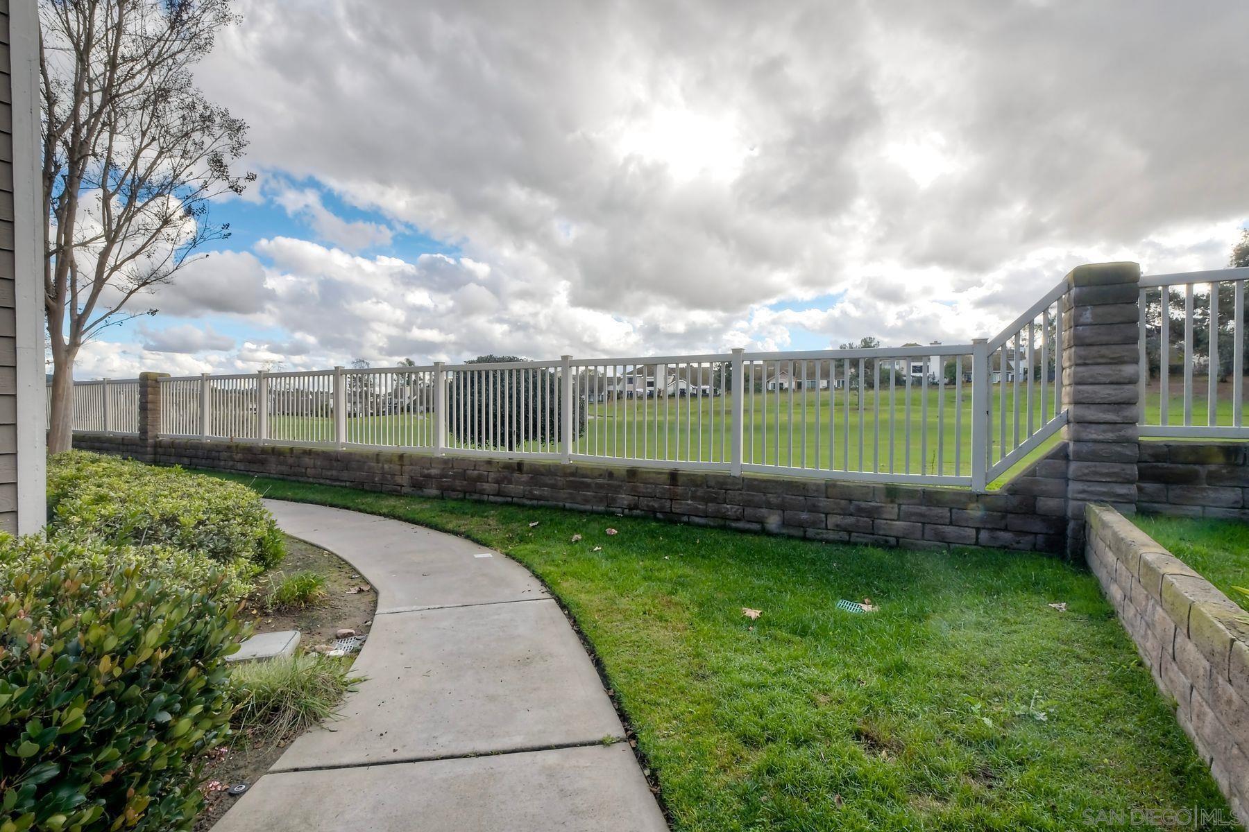 Detail Gallery Image 29 of 48 For 1087  Shadowridge Dr  #107,  Vista,  CA 92081 - 2 Beds | 2 Baths