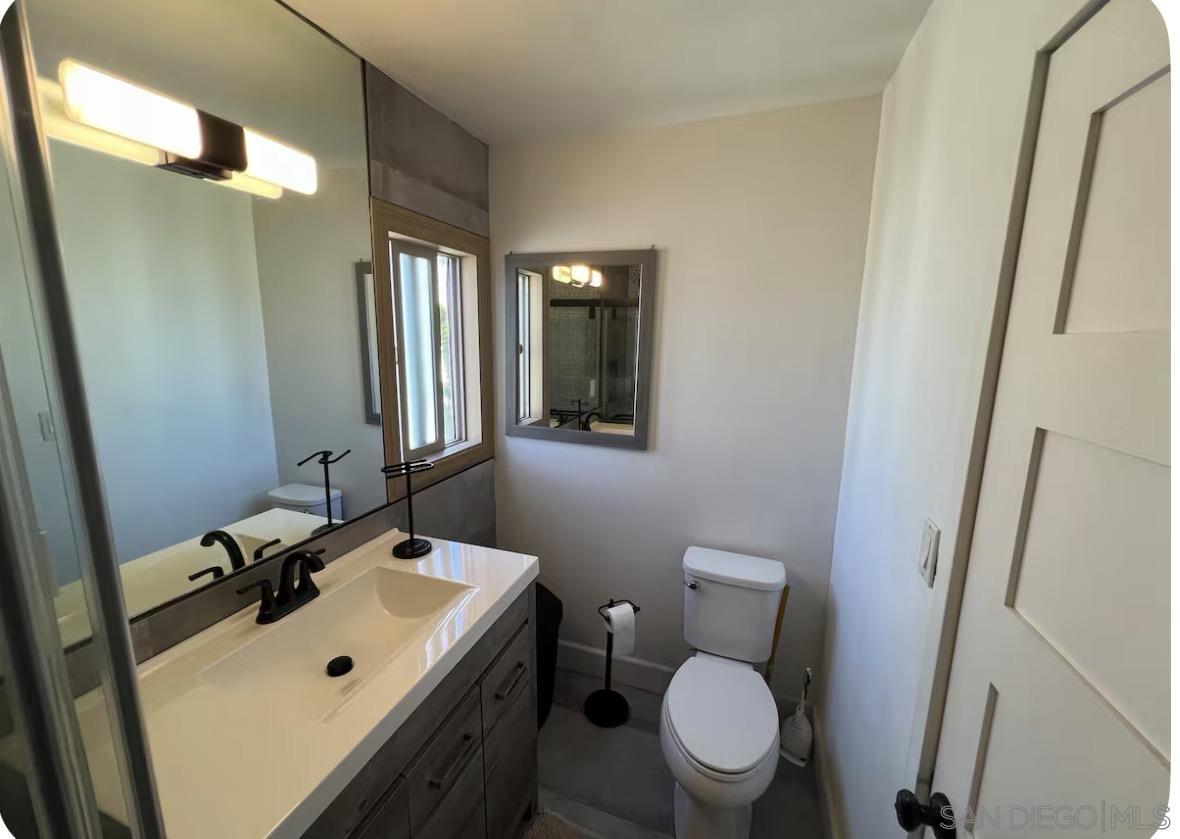 Detail Gallery Image 10 of 12 For 1049  Felspar St  22, San Diego,  CA 92109 - 0 Beds | 1 Baths