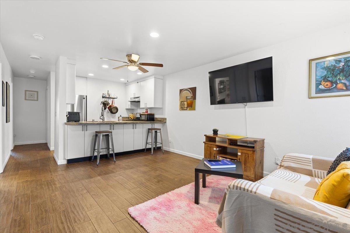 Detail Gallery Image 2 of 18 For 227  50th  #11,  San Diego,  CA 92102 - 3 Beds | 2 Baths