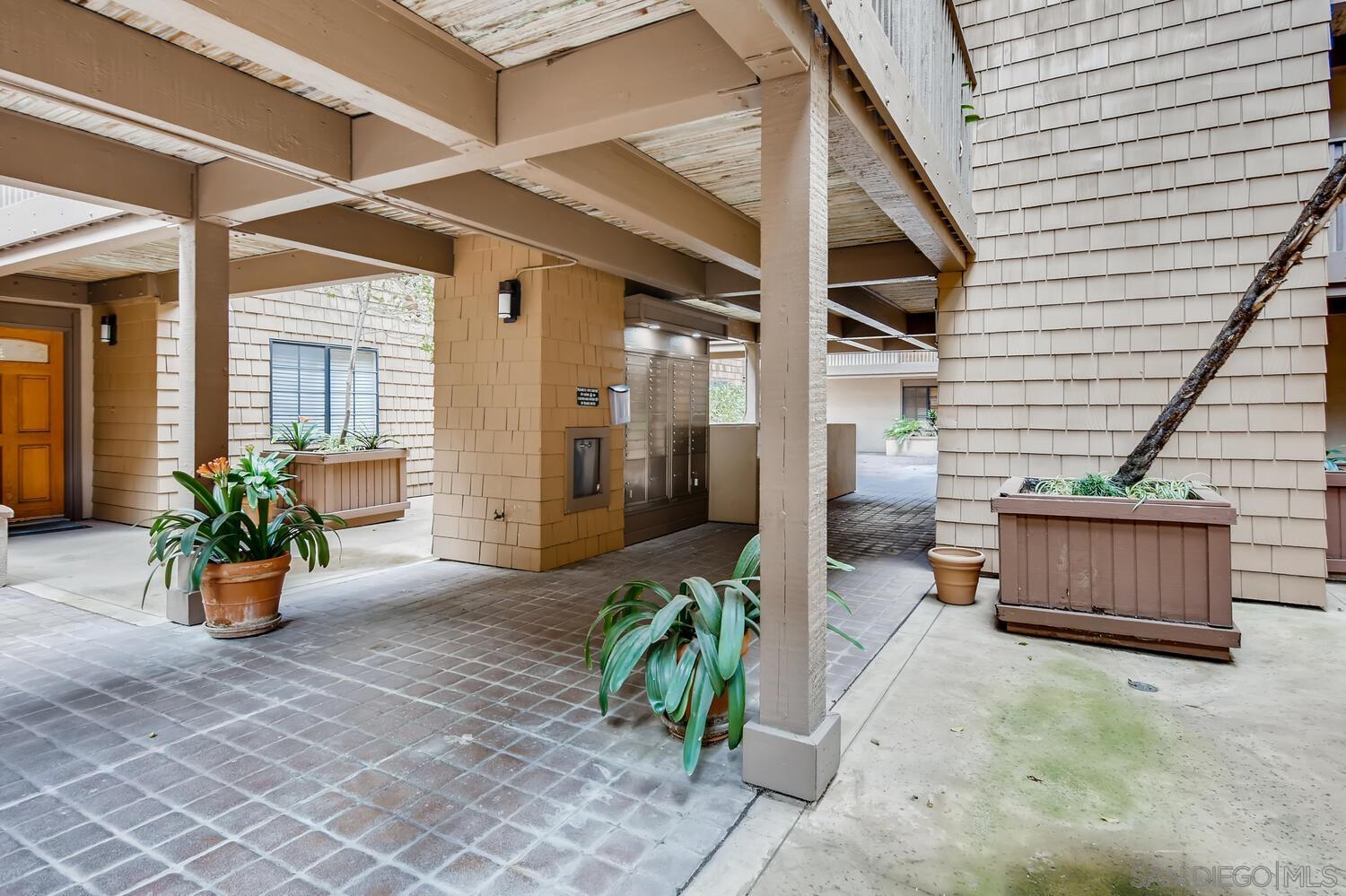 Detail Gallery Image 19 of 27 For 8840  Villa La Jolla Dr  #304,  La Jolla,  CA 92037 - 1 Beds | 1 Baths